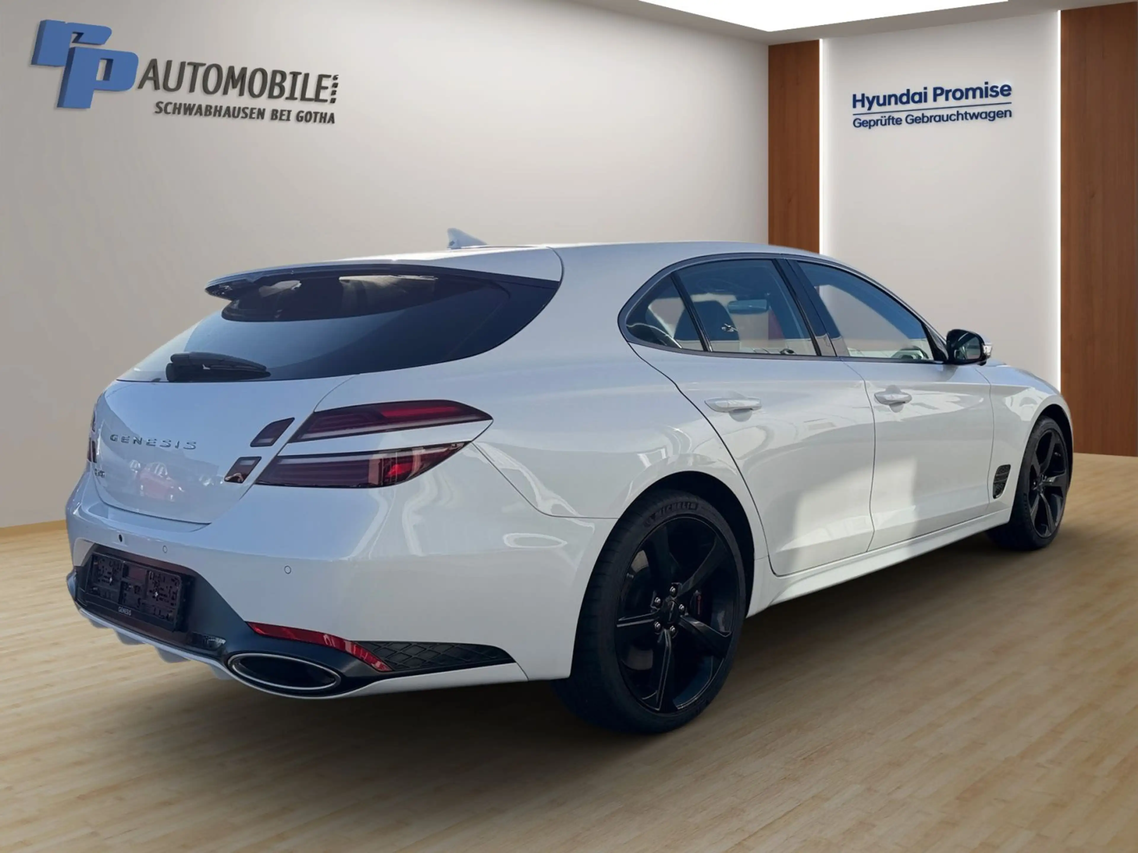 Genesis G70 Shooting Brake 2.0 T-GDi Shooting Brake Spor — photo 3
