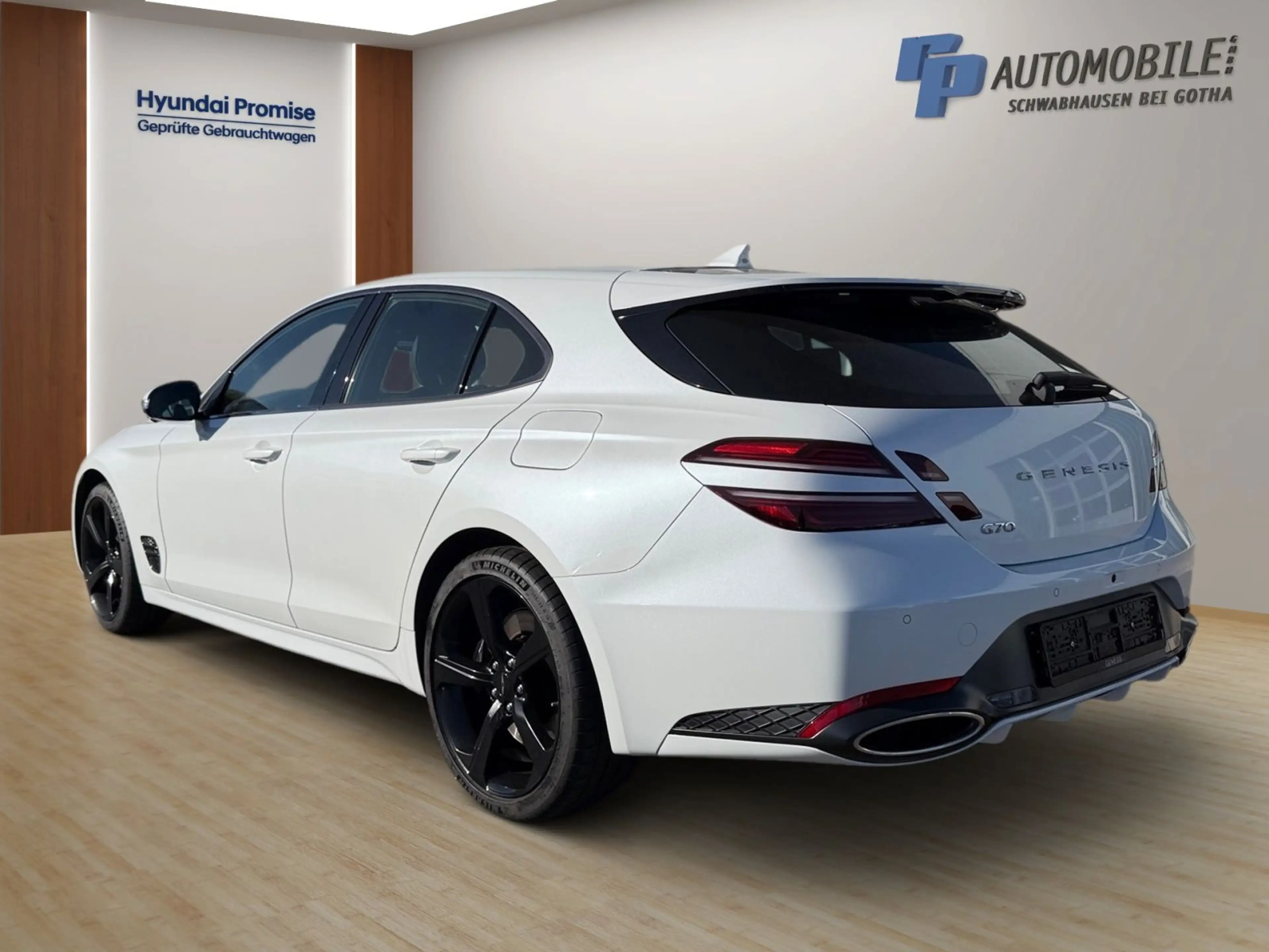 Genesis G70 Shooting Brake 2.0 T-GDi Shooting Brake Spor — photo 4