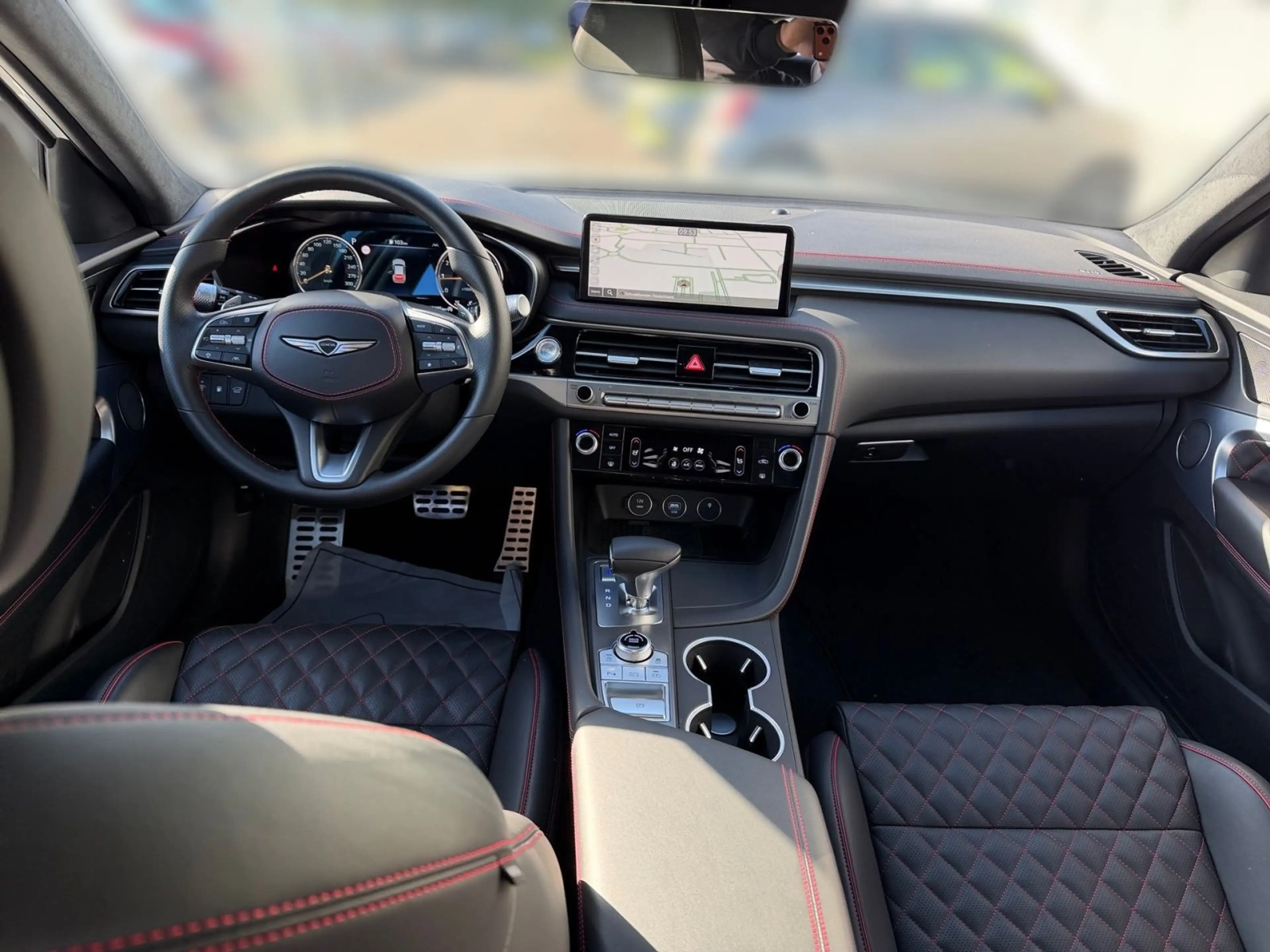 Genesis G70 Shooting Brake 2.0 T-GDi Shooting Brake Spor — photo 11