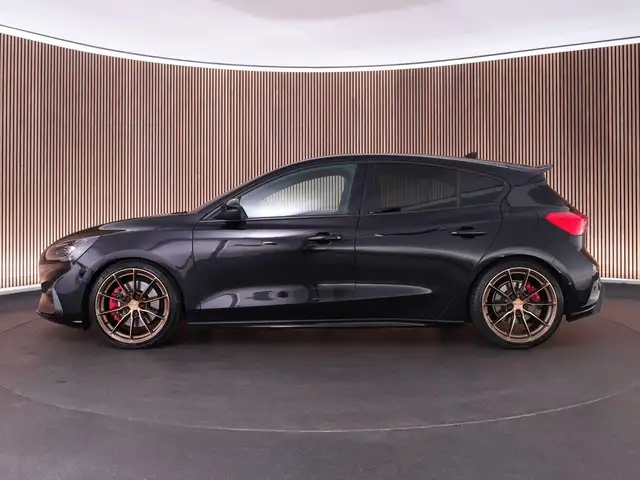 Ford Focus view 12