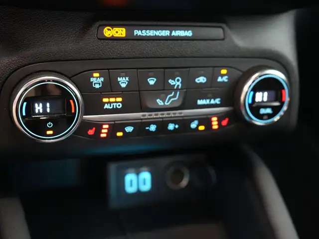 Ford Focus view 23