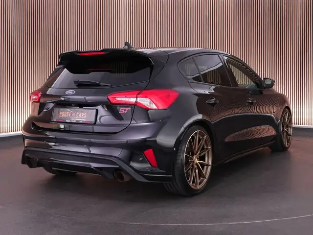 Ford Focus view 2