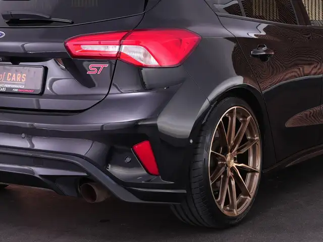 Ford Focus view 19