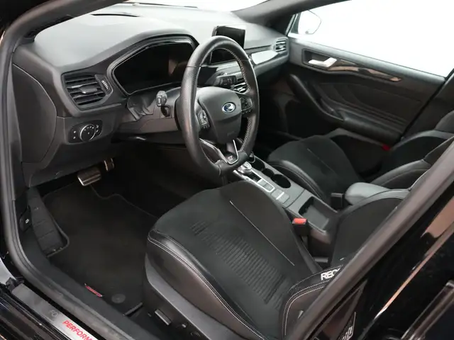 Ford Focus view 8