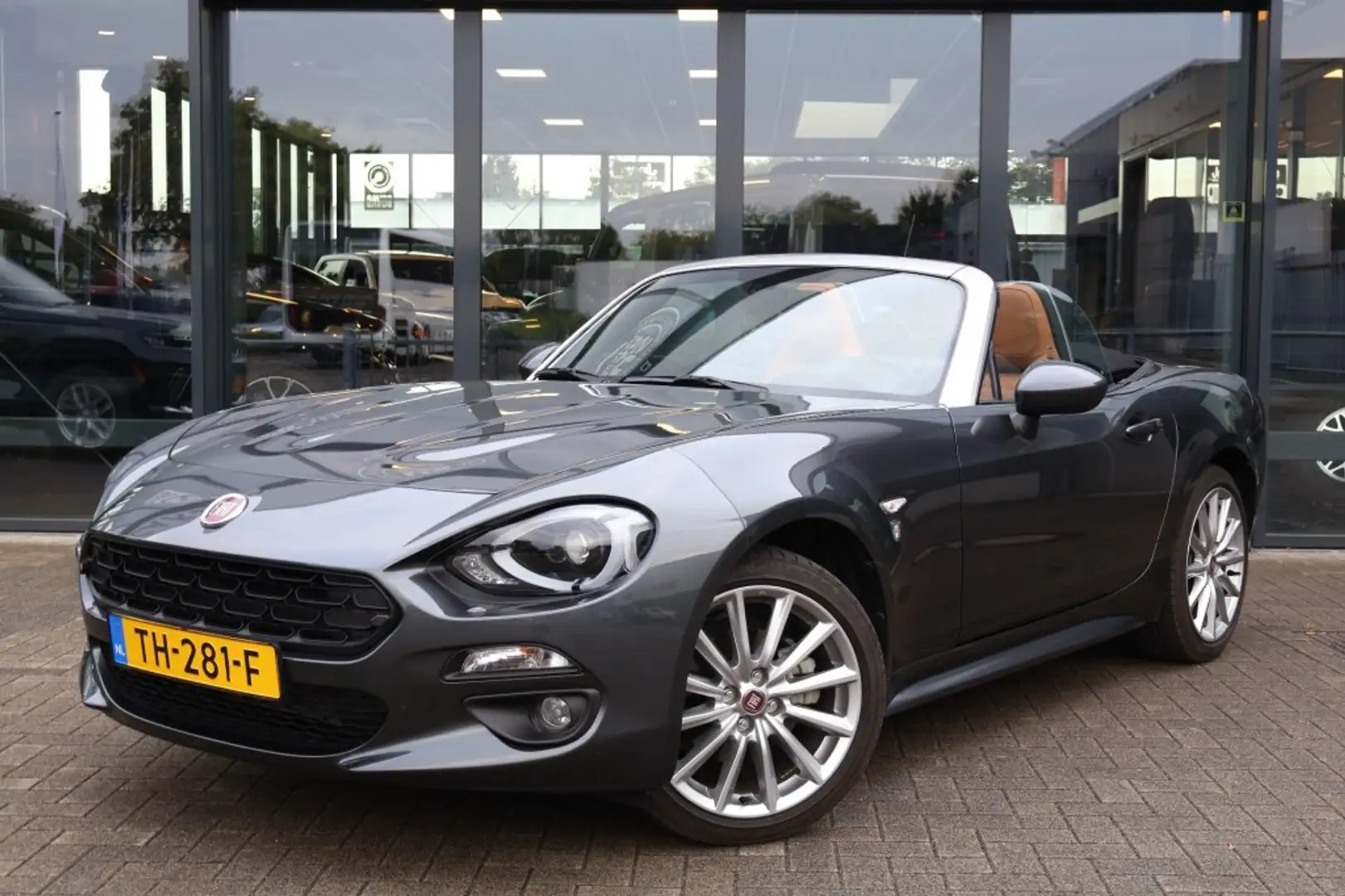 Fiat 1.4 M-AIR T LUSSO, Camera, Navigatie PDC stoelverw Grau - 1