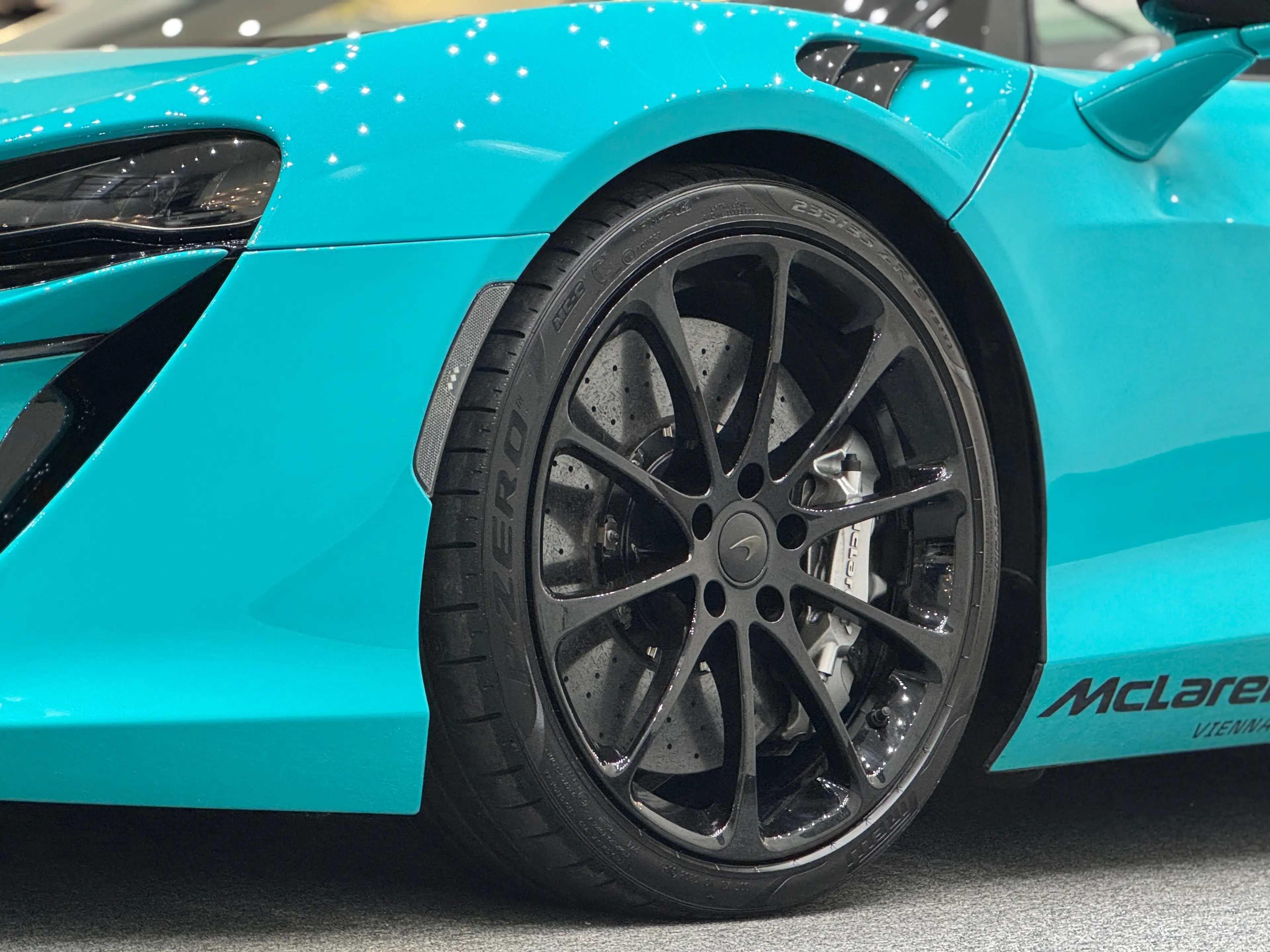 McLaren Artura Artura Spider MSO *Tokyo Pearl Paint* 20%MwSt.* — photo 9