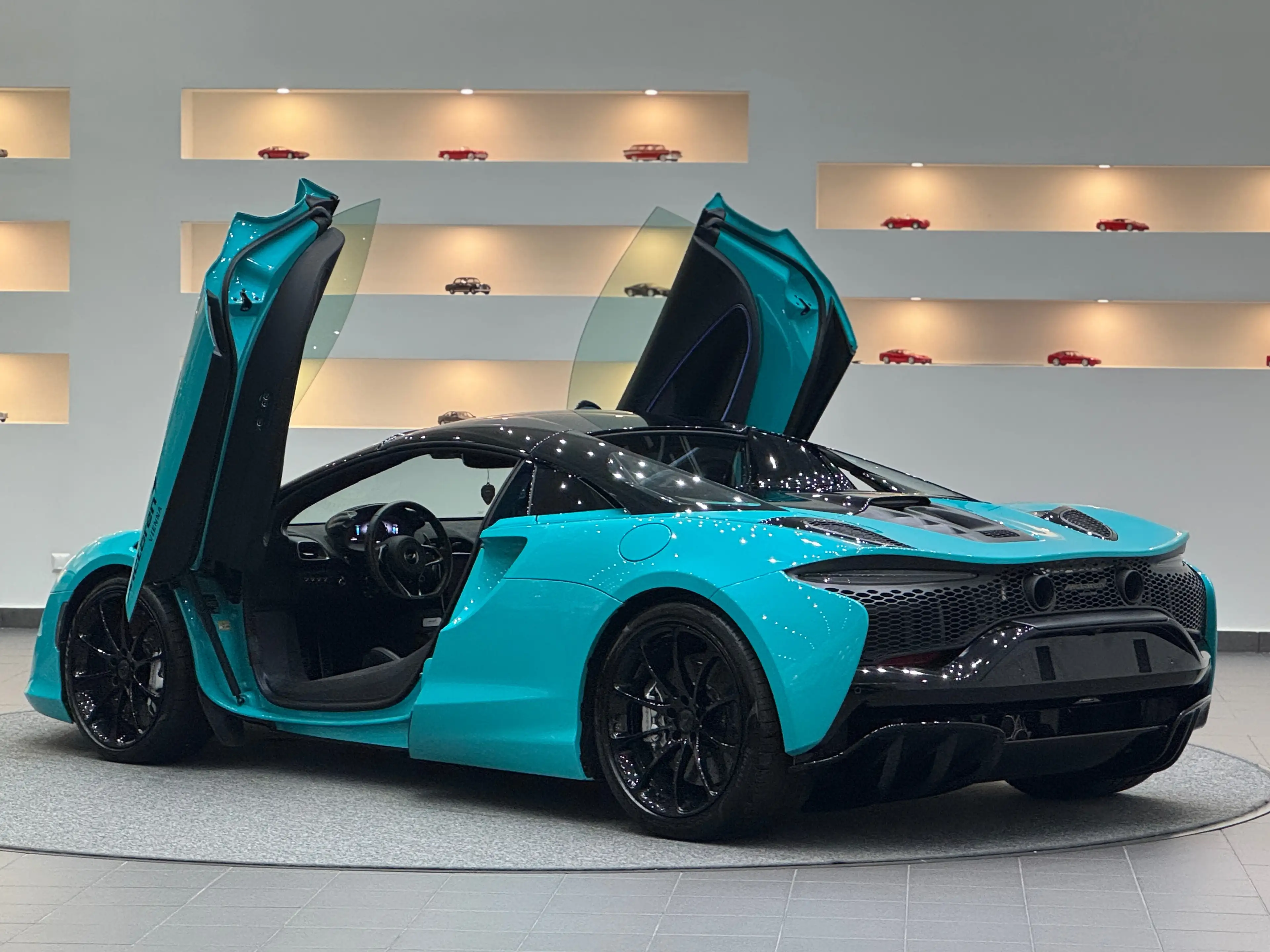 McLaren Artura Artura Spider MSO *Tokyo Pearl Paint* 20%MwSt.* — photo 3