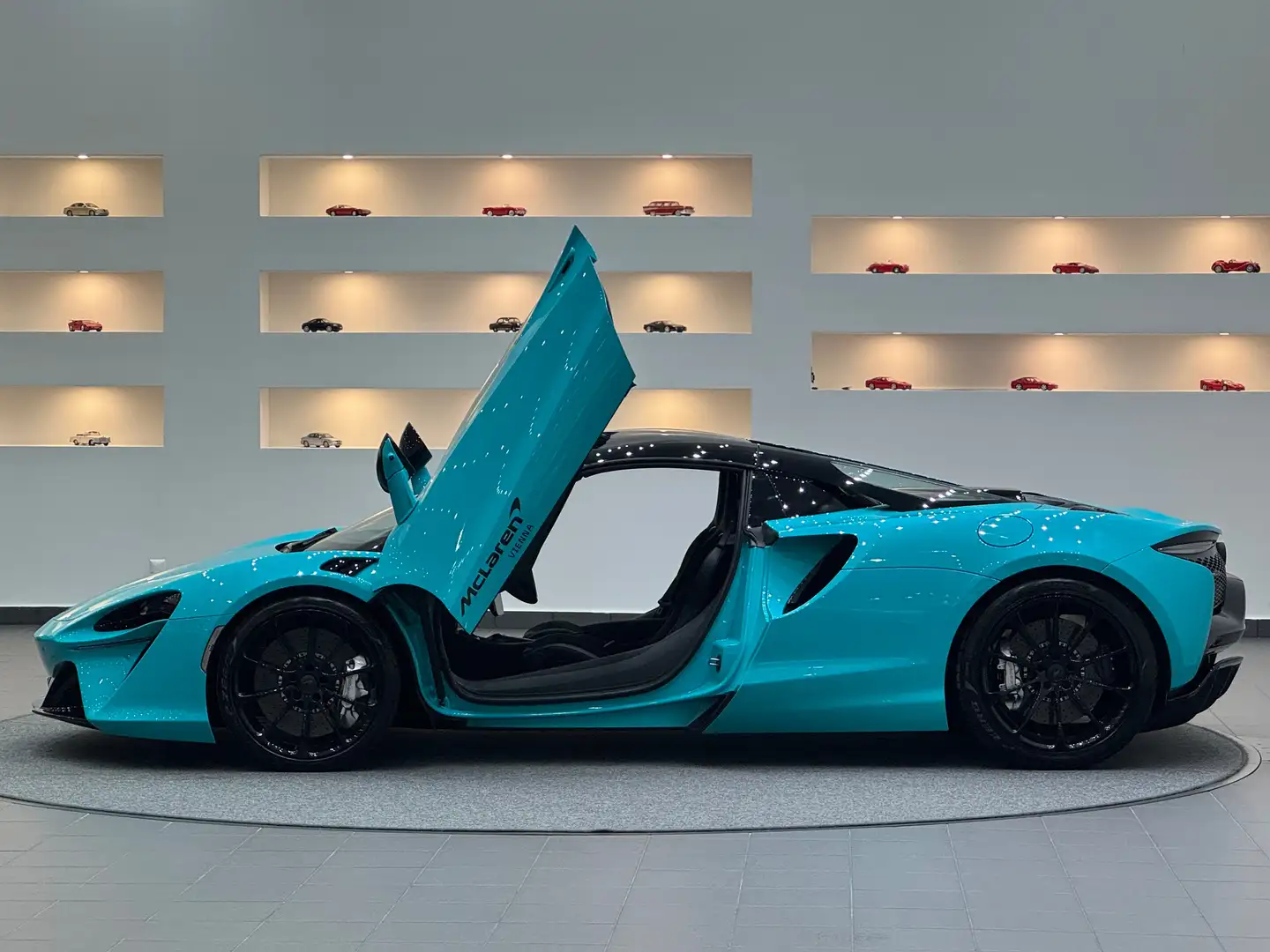McLaren Artura Artura Spider MSO *Tokyo Pearl Paint* 20%MwSt.* Blau - 2