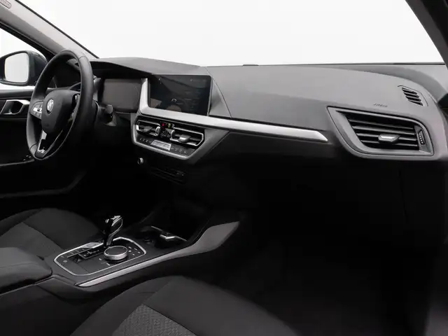 BMW 1 Series view 23
