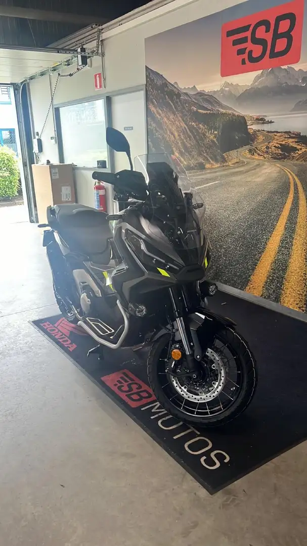 Honda X-ADV Akrapovic - 1