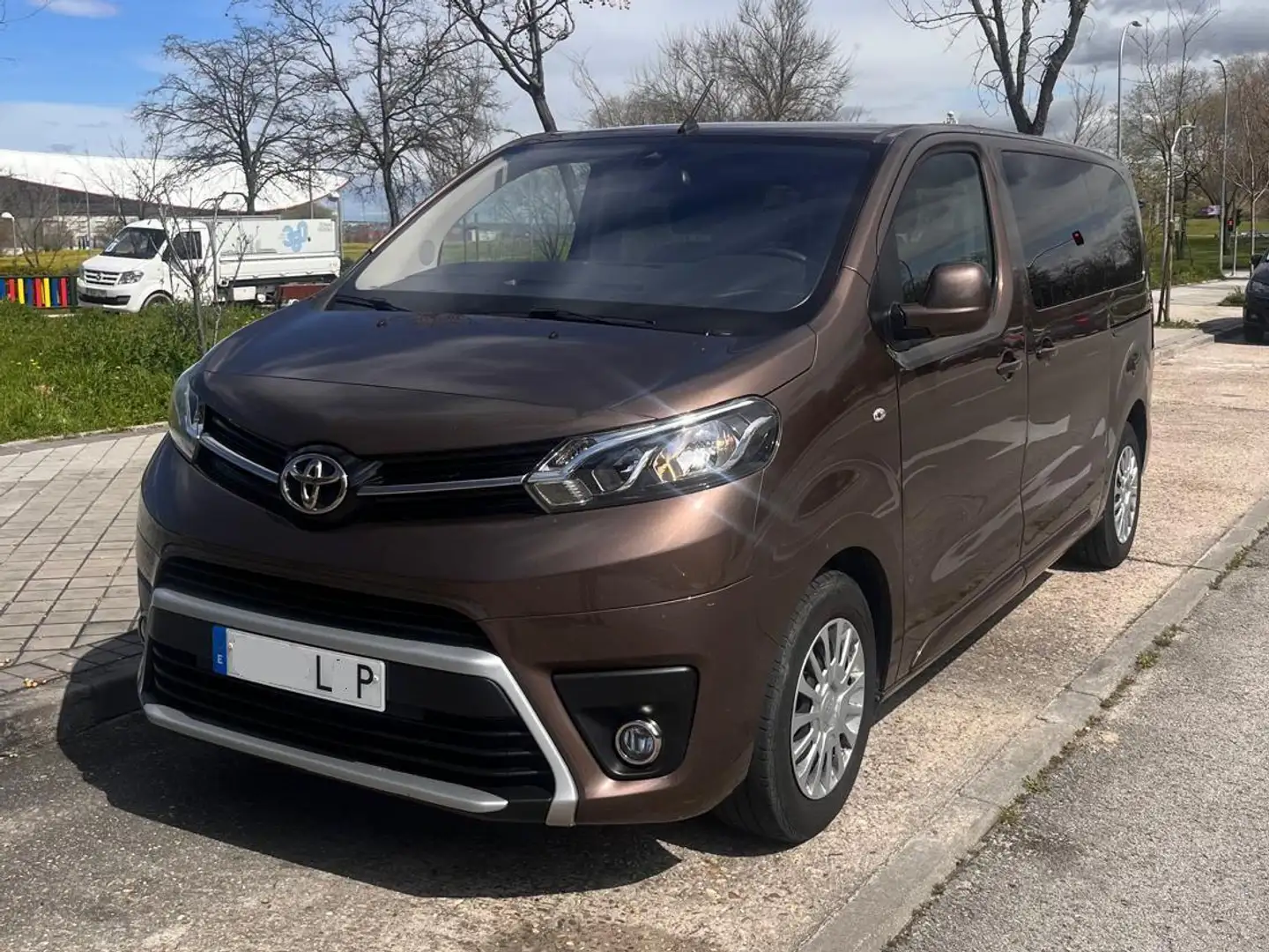 Toyota Proace Proace L1 2.0D 8pl. Pack Active 150 Pack Active Marrón - 1