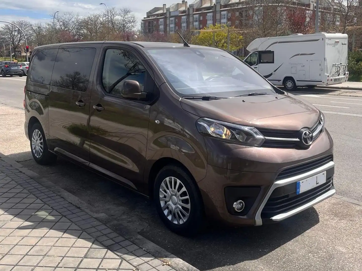 Toyota Proace Proace L1 2.0D 8pl. Pack Active 150 Pack Active Marrón - 2
