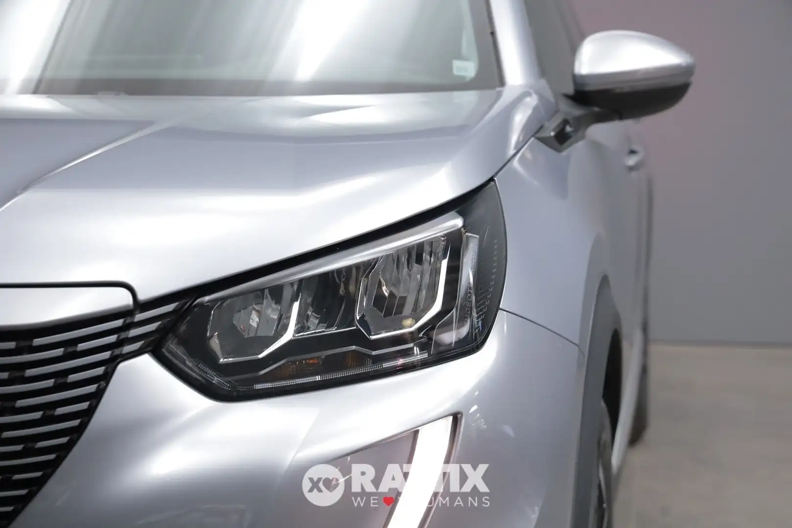 Peugeot e-2008 motore elettrico 100kW Allure Pack Grigio - 2