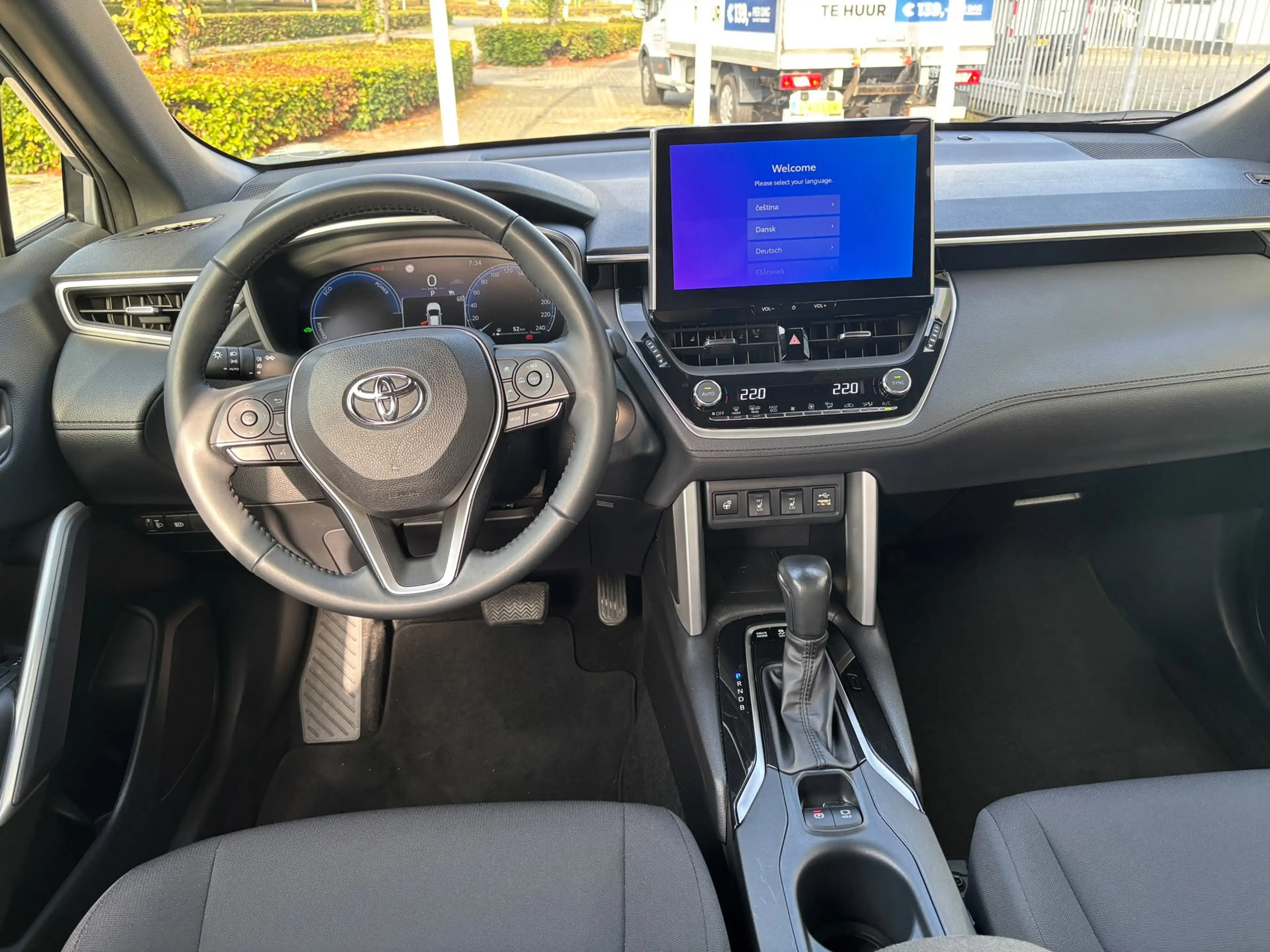 Toyota Corolla Cross 2.0 High Power Hybrid First Edition — photo 9