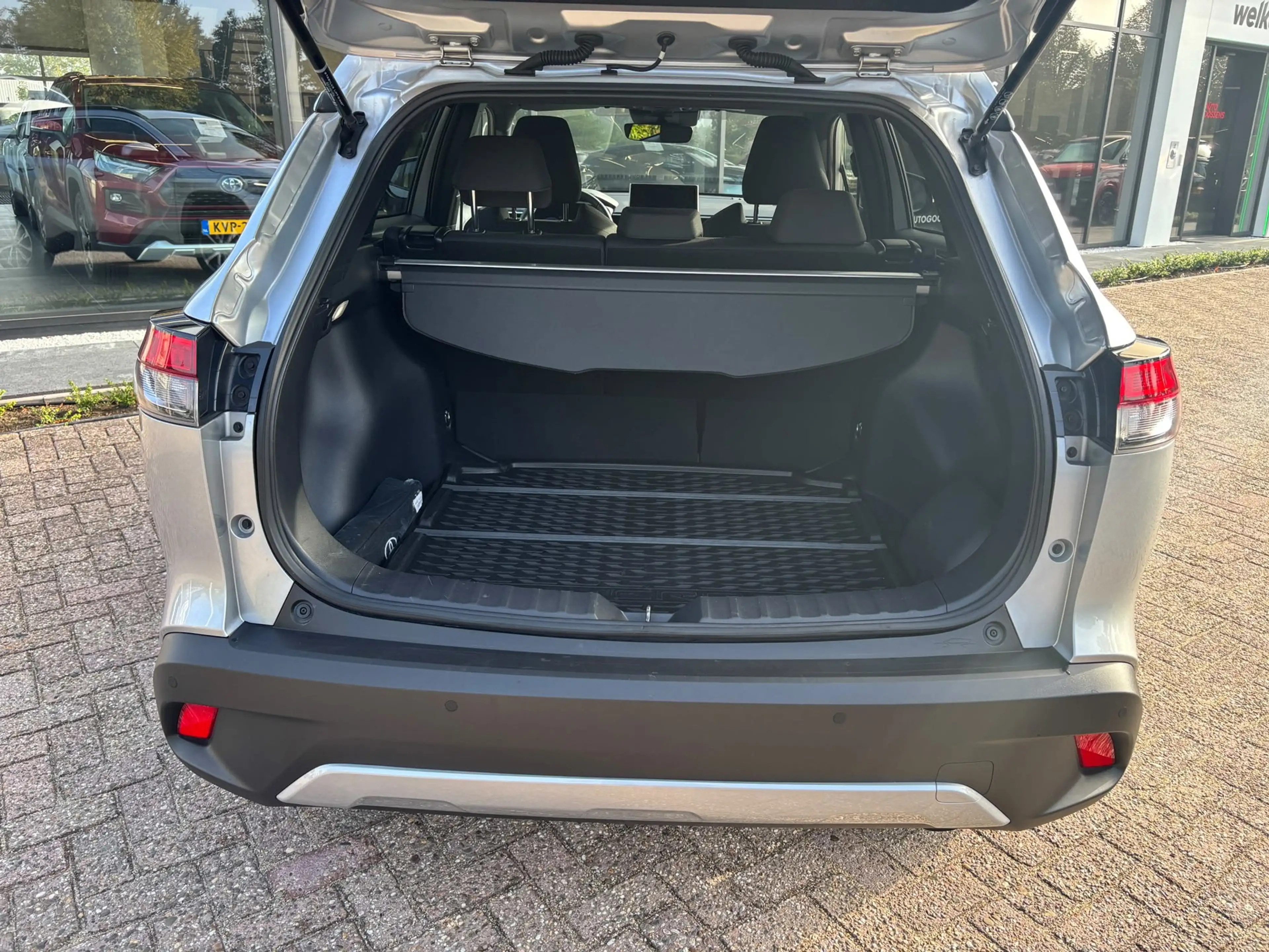 Toyota Corolla Cross 2.0 High Power Hybrid First Edition — photo 7