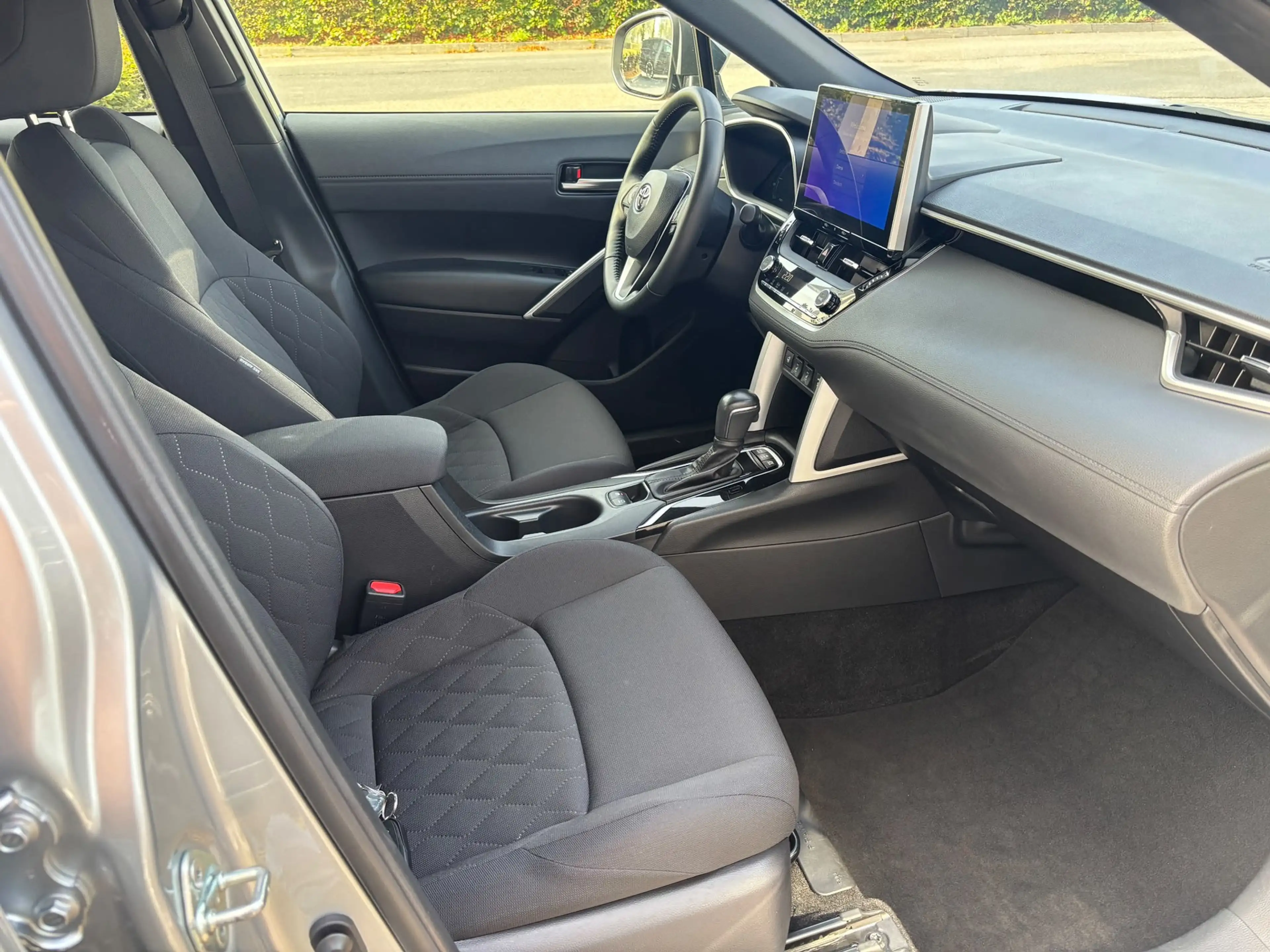 Toyota Corolla Cross 2.0 High Power Hybrid First Edition — photo 10