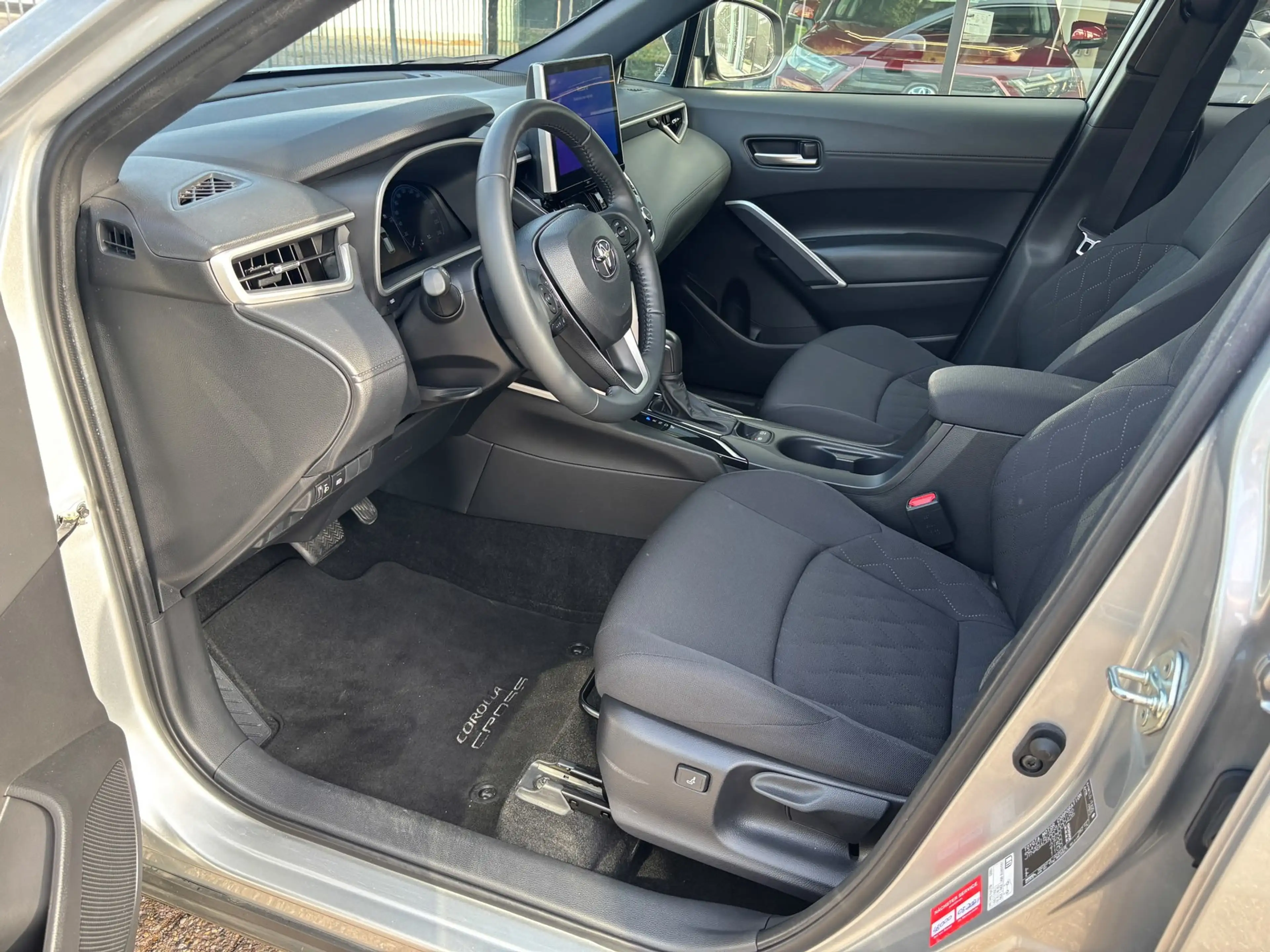 Toyota Corolla Cross 2.0 High Power Hybrid First Edition — photo 8