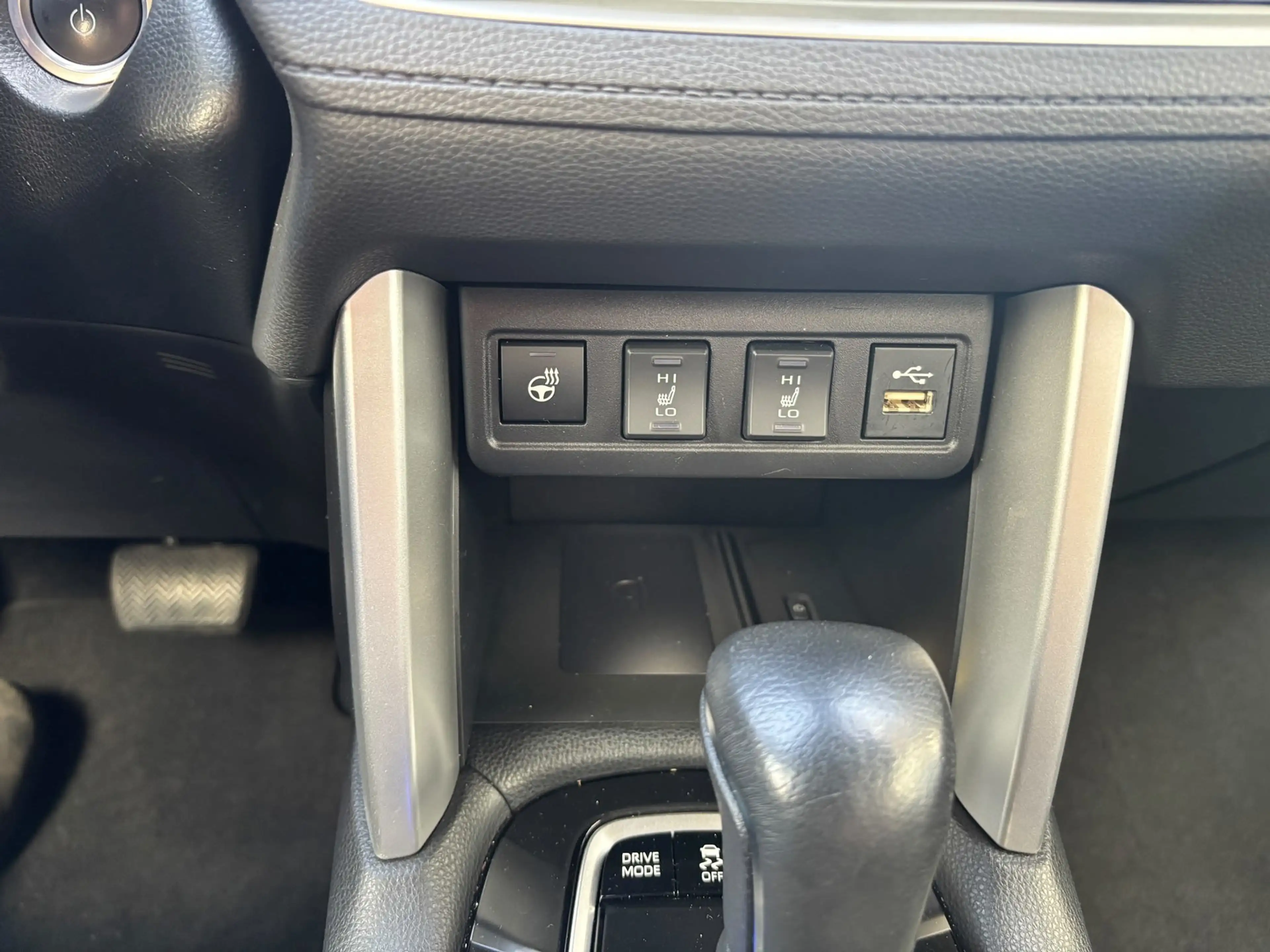 Toyota Corolla Cross 2.0 High Power Hybrid First Edition — photo 15