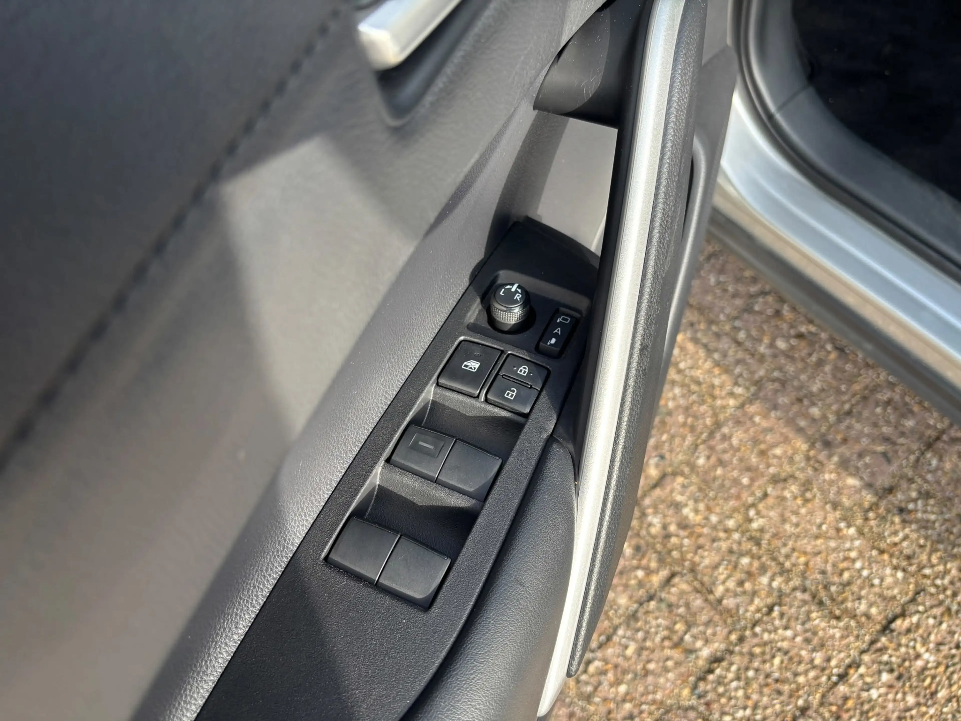 Toyota Corolla Cross 2.0 High Power Hybrid First Edition — photo 13