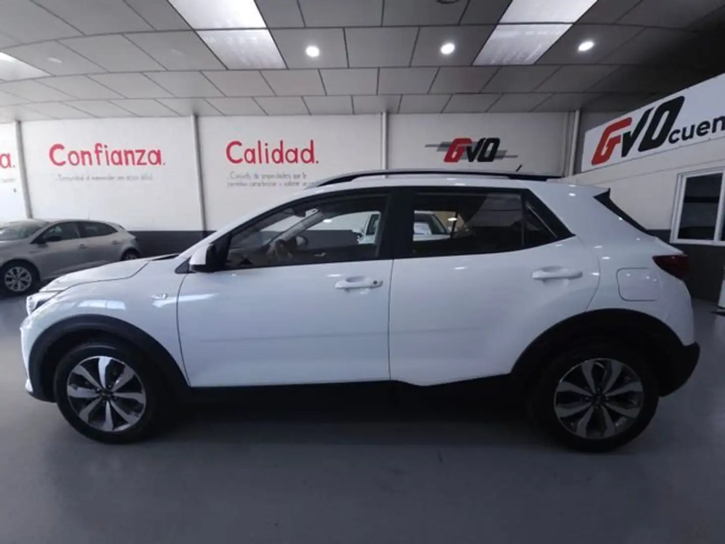 Kia Stonic 1.0 T-Gdi 100CV HYBRID Blanco - 2