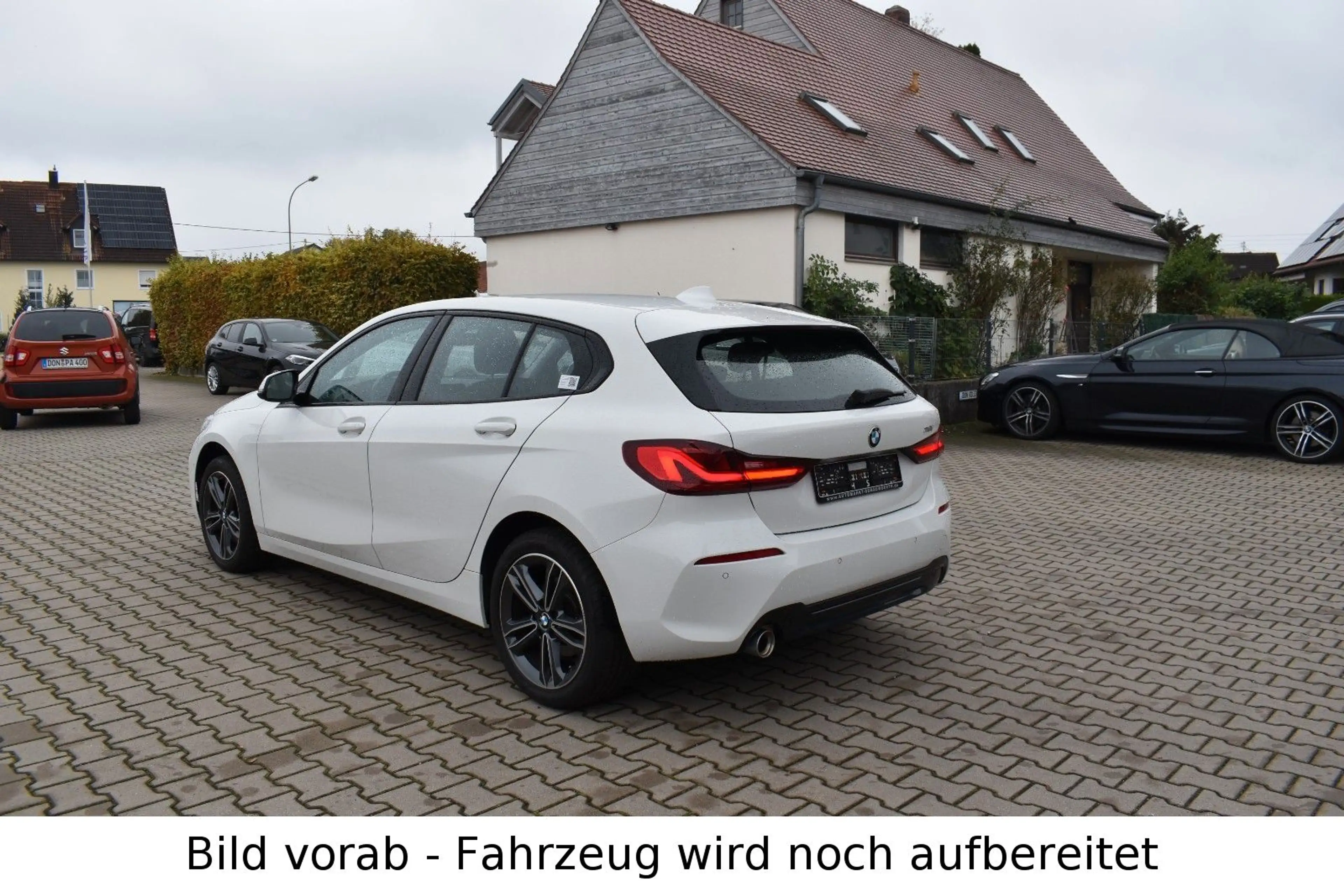 BMW 118 i Sport Line Navi Keyless adapt. LED Klimaaut — photo 5