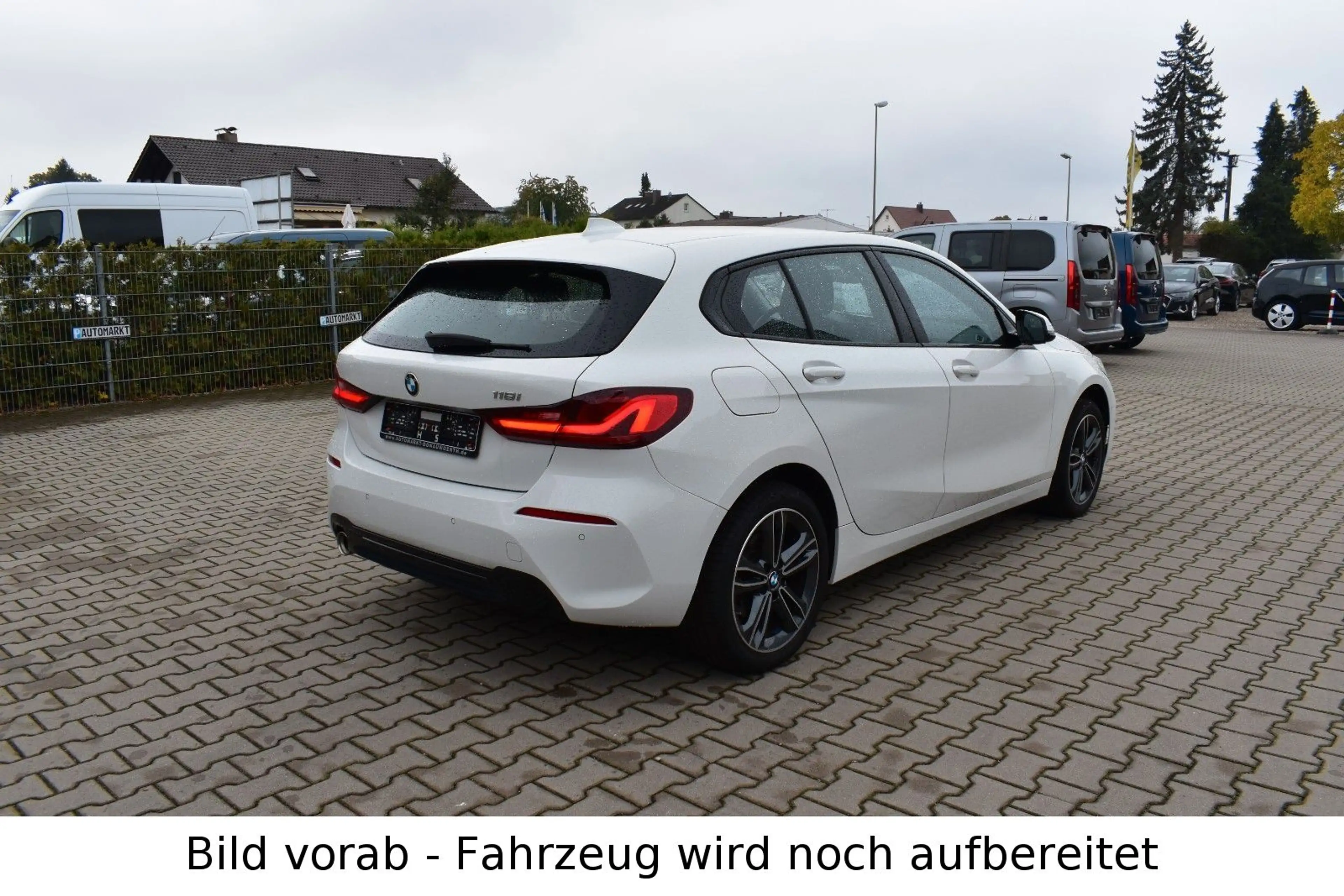 BMW 118 i Sport Line Navi Keyless adapt. LED Klimaaut — photo 7