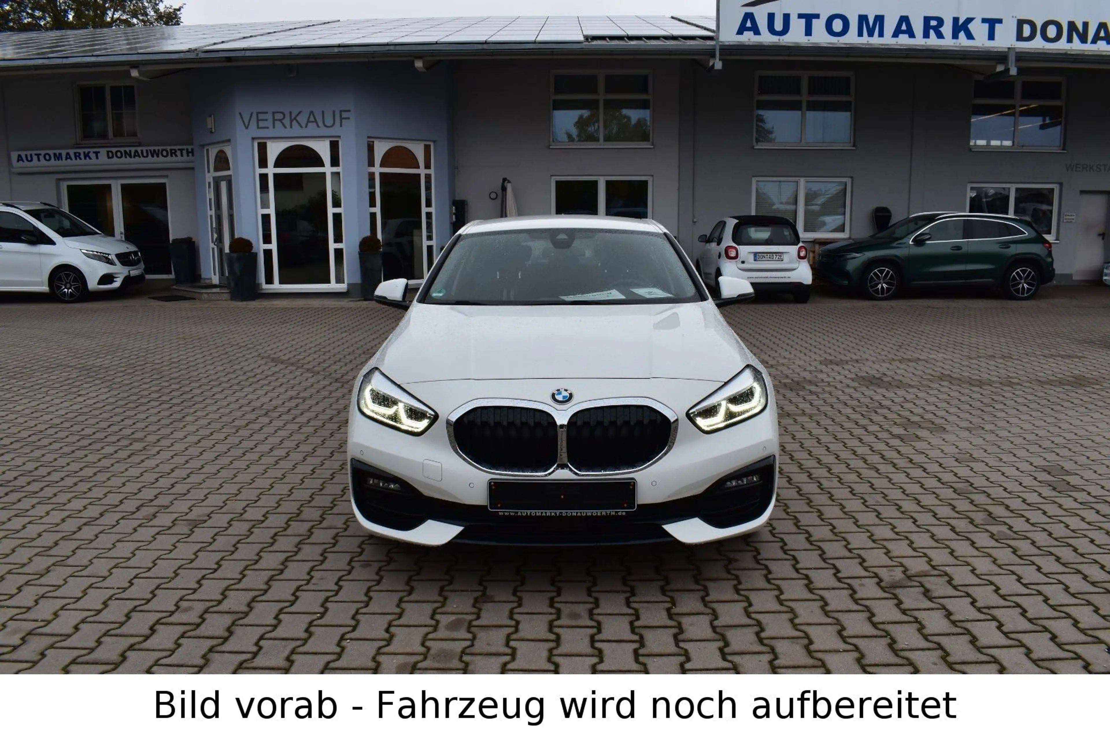 BMW 118 i Sport Line Navi Keyless adapt. LED Klimaaut — photo 2