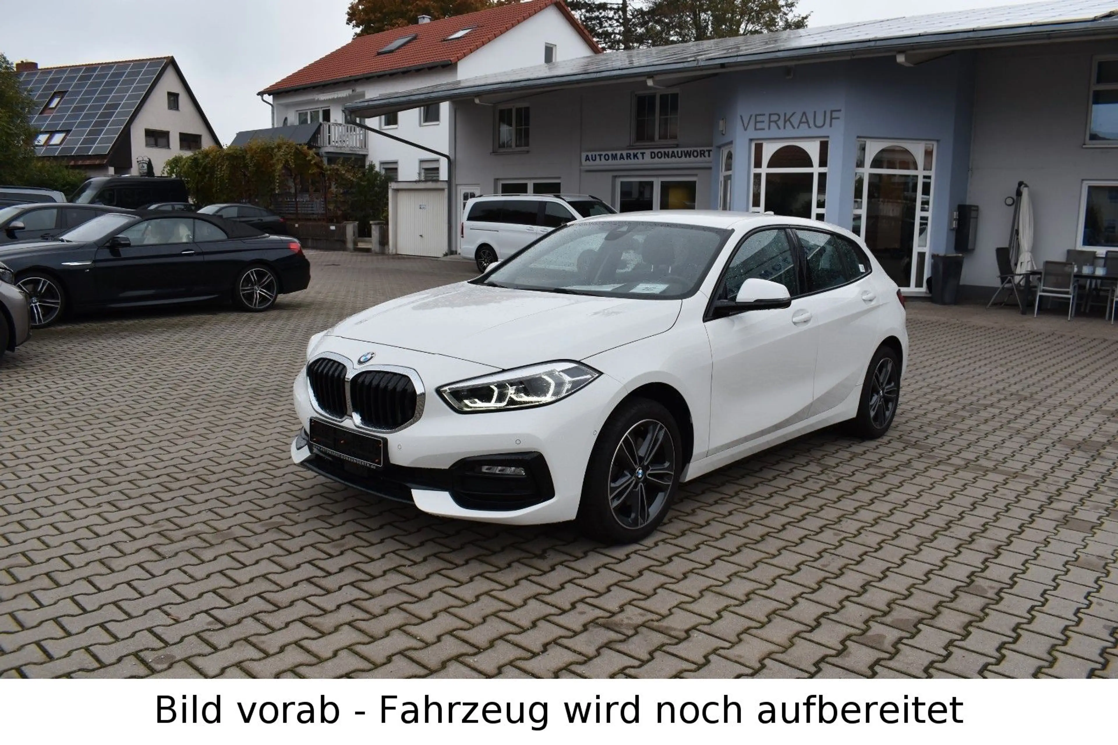 BMW 118 i Sport Line Navi Keyless adapt. LED Klimaaut — photo 3