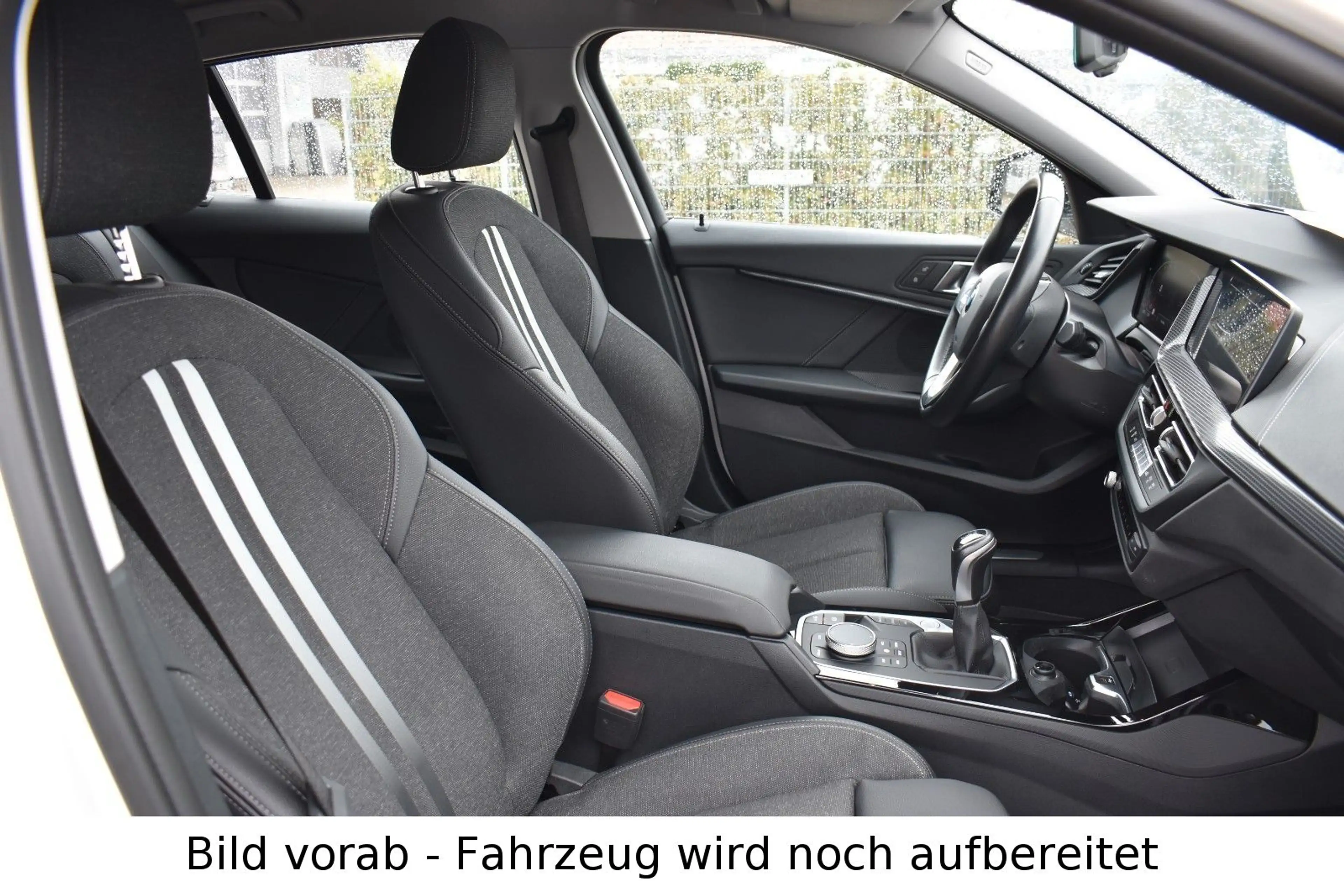 BMW 118 i Sport Line Navi Keyless adapt. LED Klimaaut — photo 9