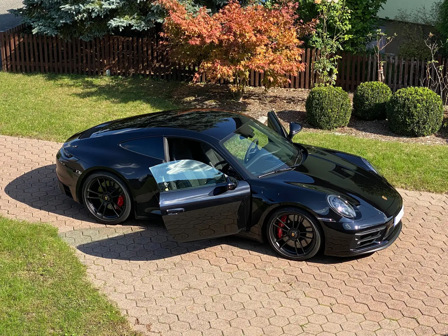 Porsche 992 911 Coupe 911 Carrera GTS Schwarz - 2