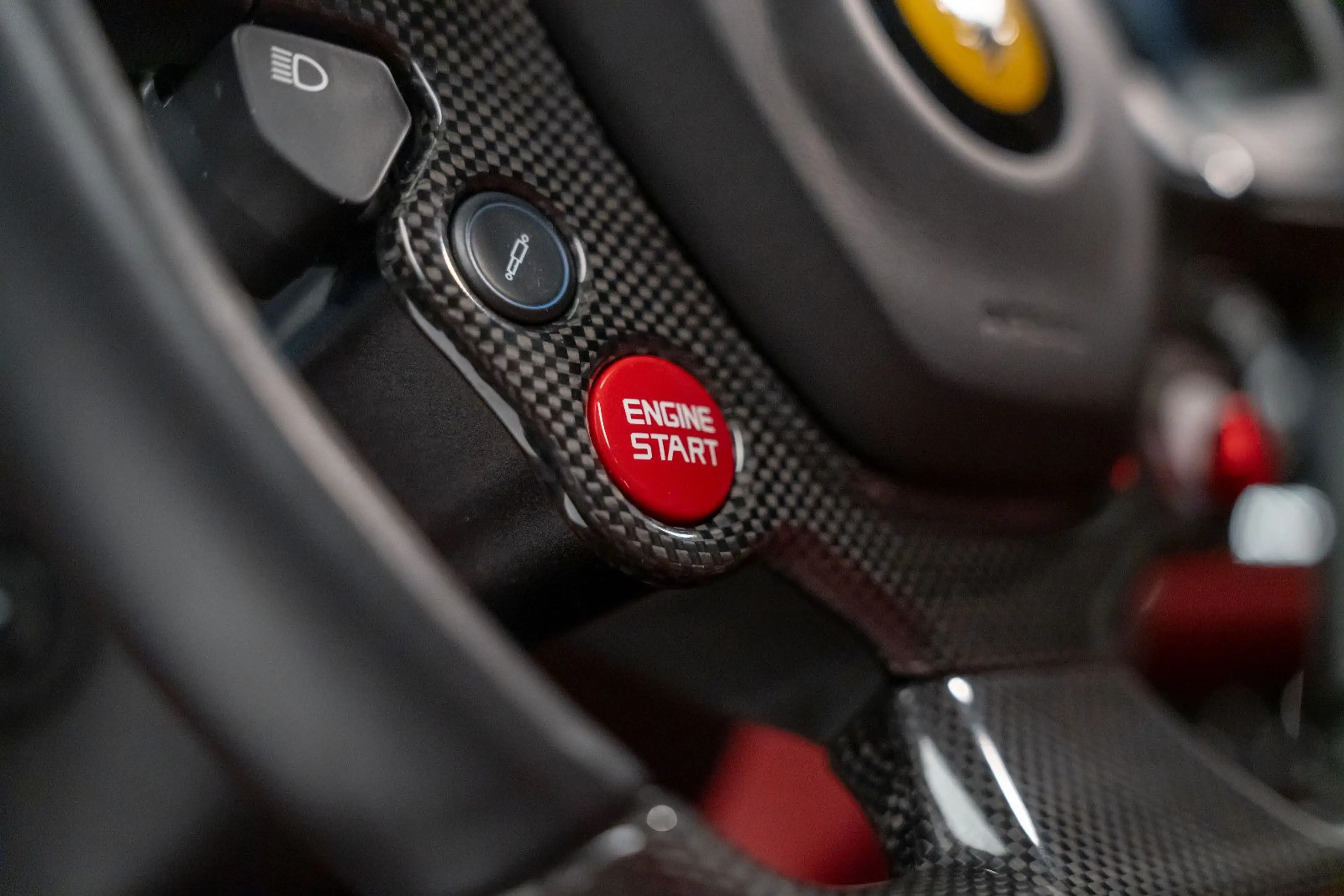 Ferrari F12 Berlinetta *Carbon*Lift*Atelier*Garantie* — photo 12