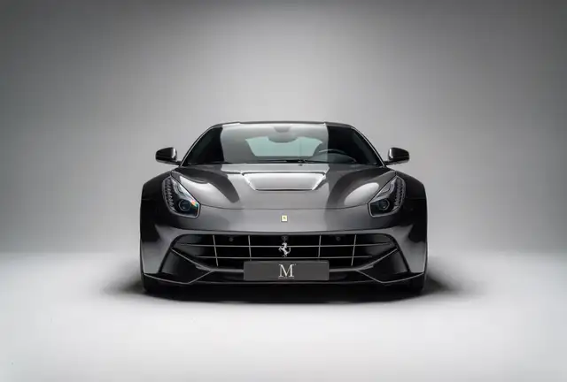 Ferrari F12 Berlinetta *Carbon*Lift*Atelier*