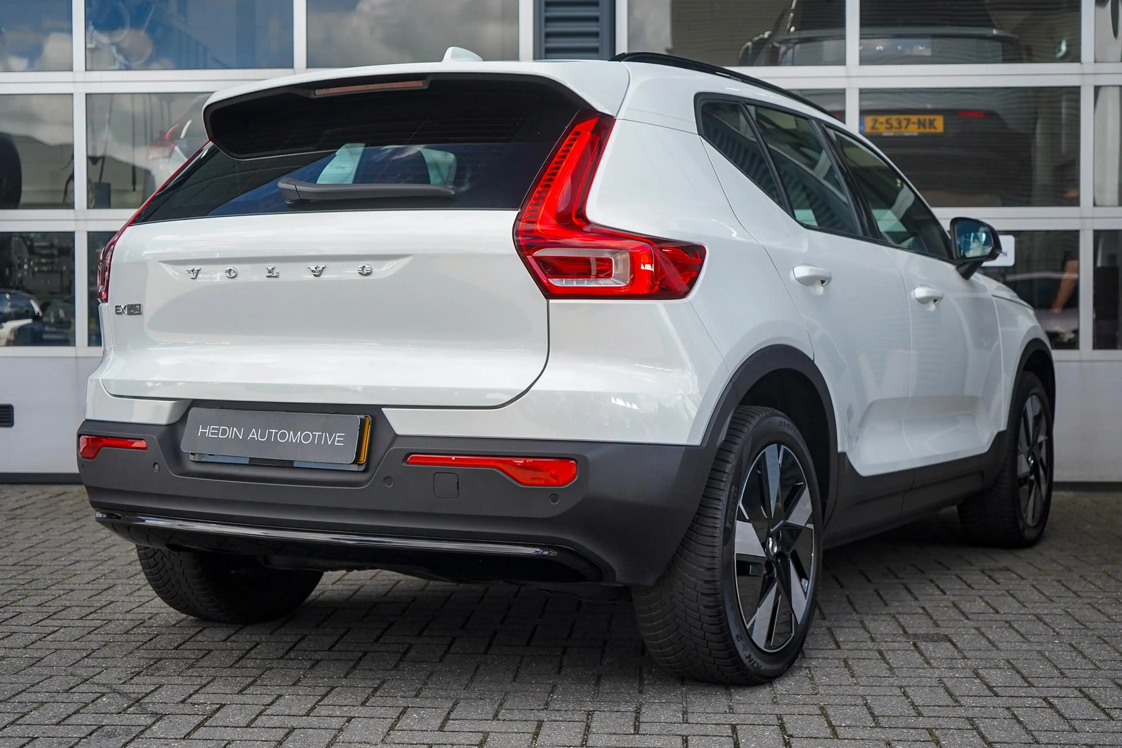 Volvo EX40 Single Motor Extended Range Plus 82 kWh — photo 6