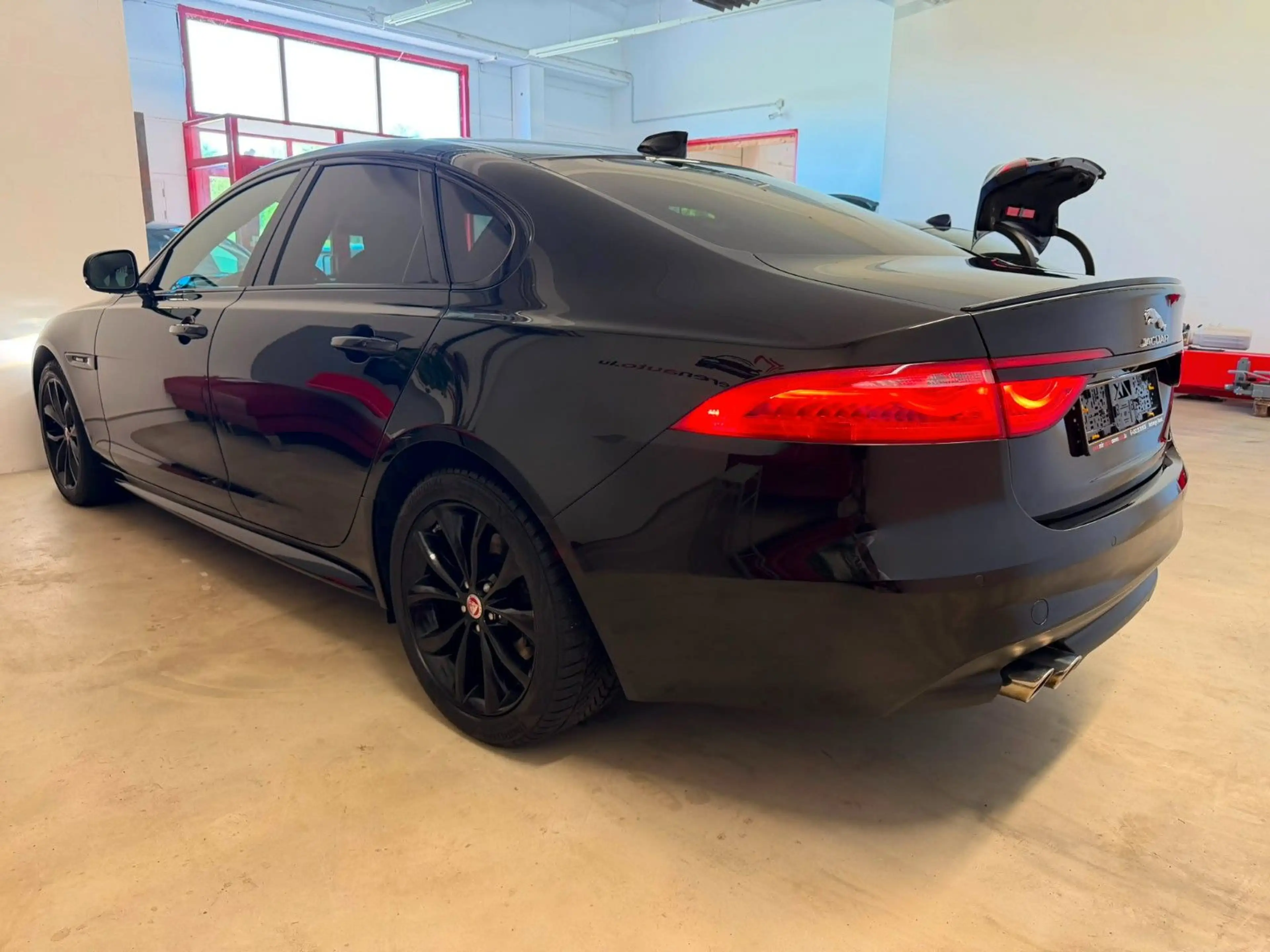 Jaguar XF R-Sport**NAVI**LEDER**R-KAMERA**SHZ** — photo 4