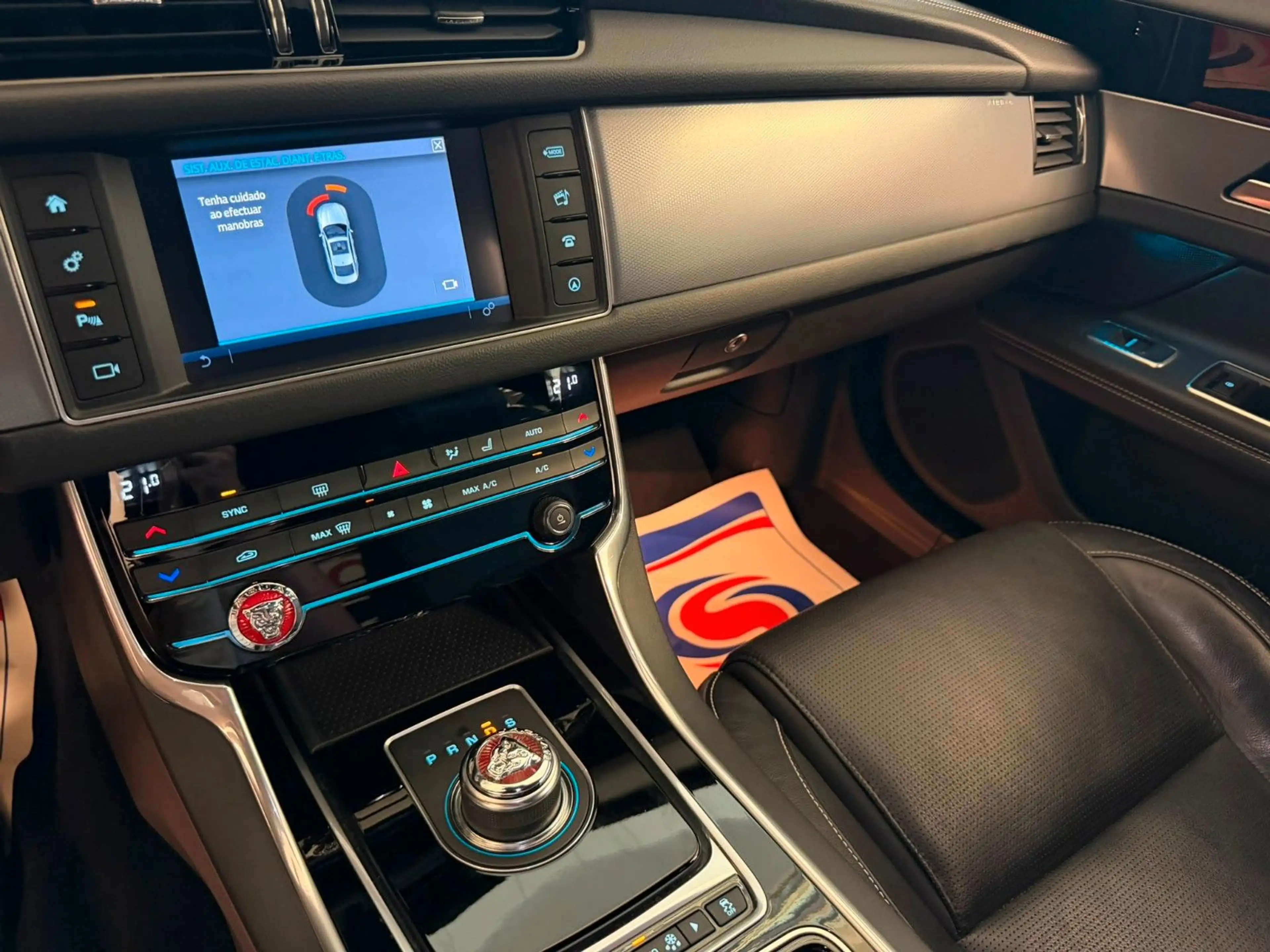 Jaguar XF R-Sport**NAVI**LEDER**R-KAMERA**SHZ** — photo 10