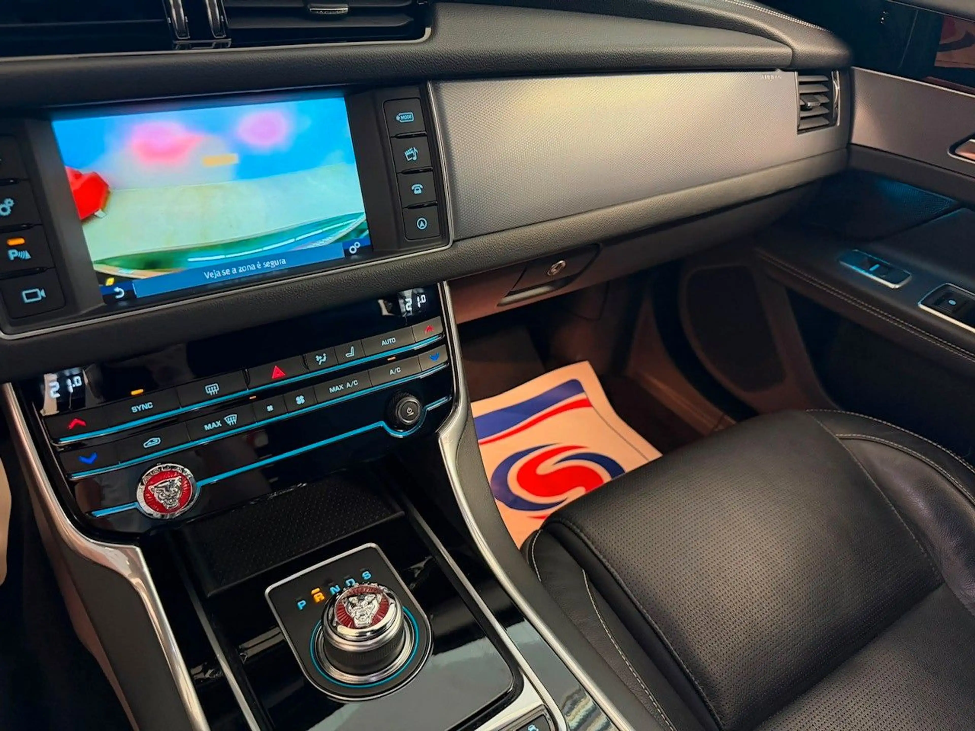 Jaguar XF R-Sport**NAVI**LEDER**R-KAMERA**SHZ** — photo 9