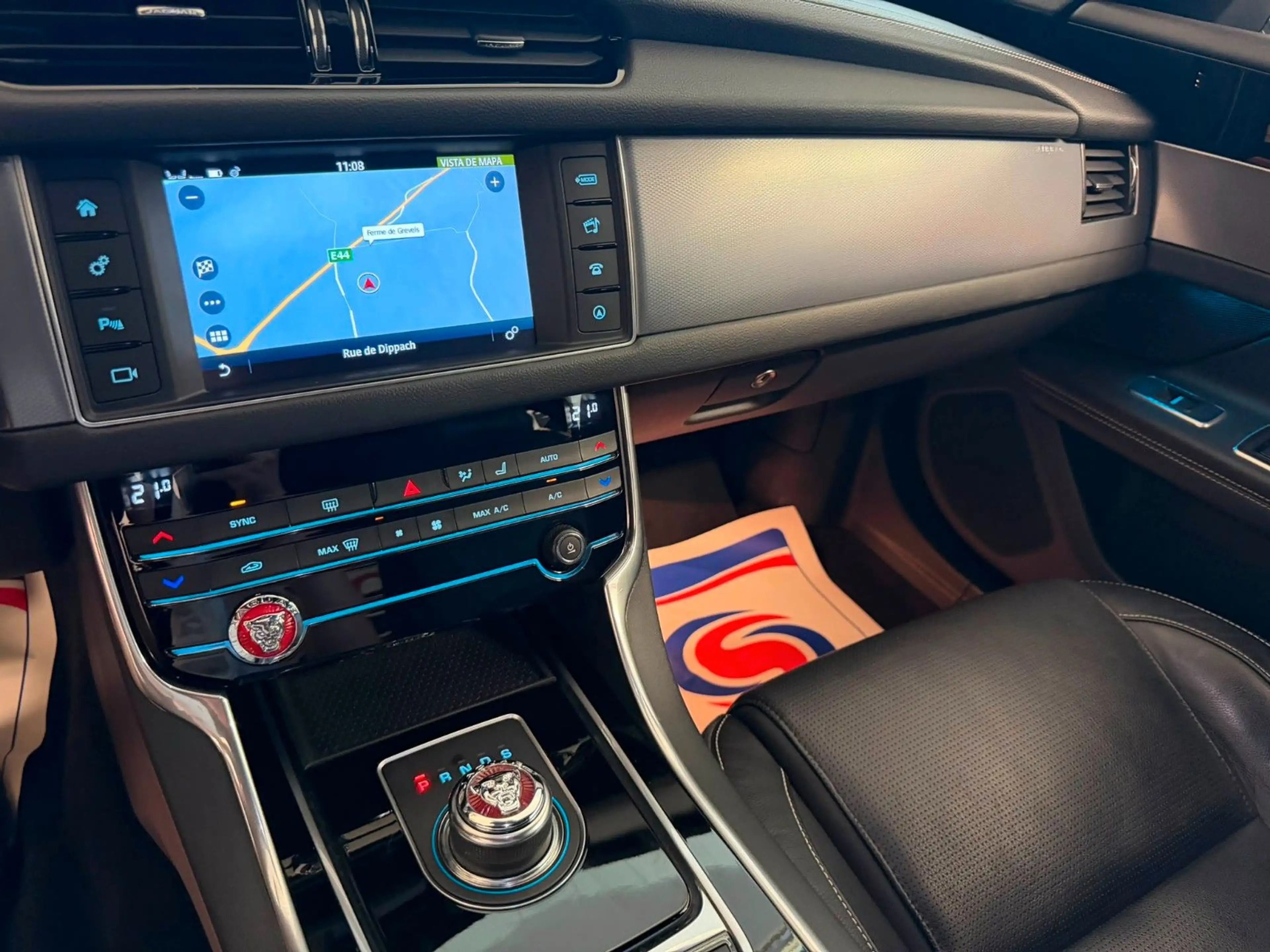 Jaguar XF R-Sport**NAVI**LEDER**R-KAMERA**SHZ** — photo 8