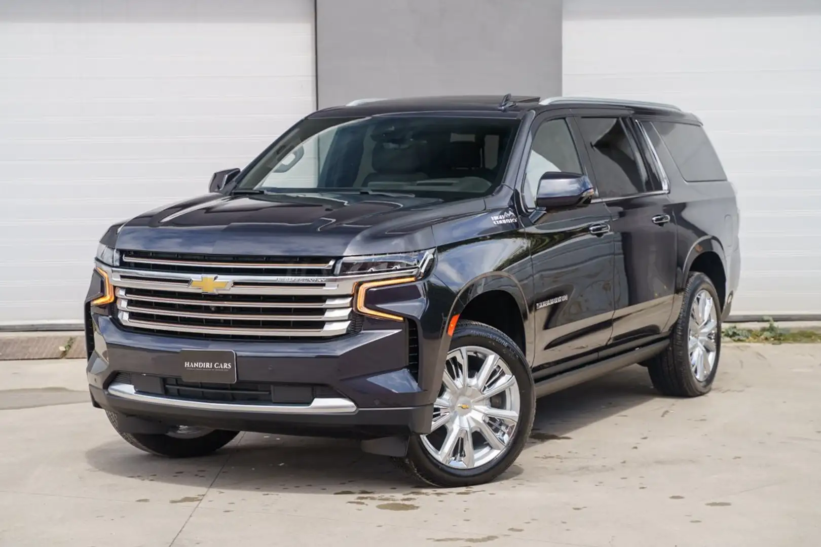 Chevrolet Suburban New Suburban High Country € 76500 +SUNROOF PANO Gri - 2