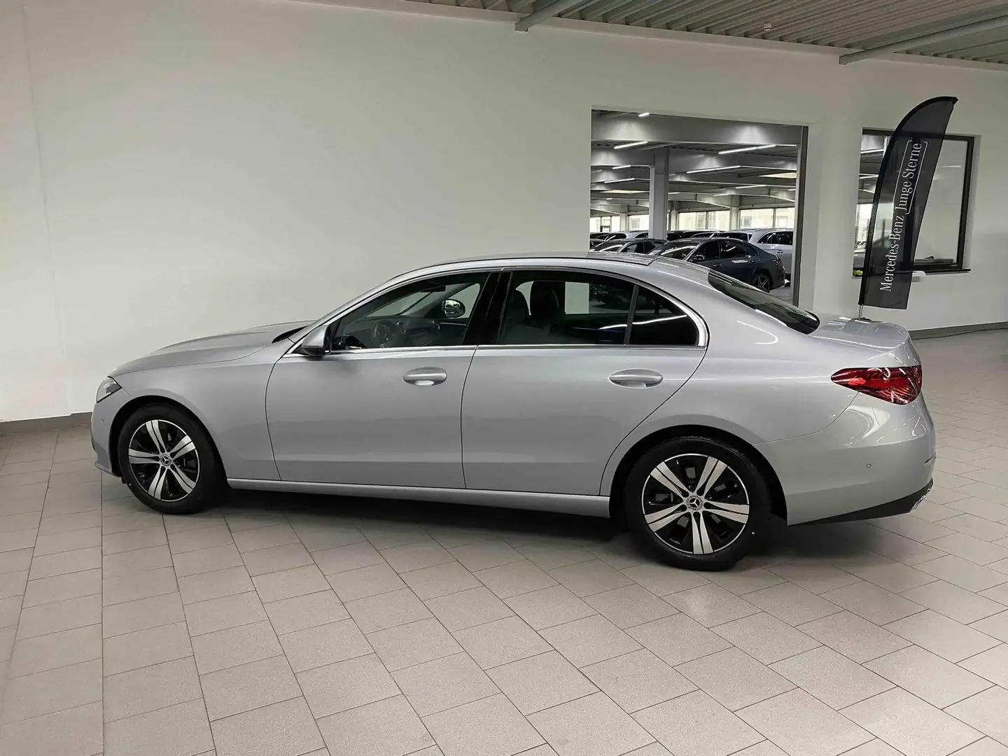 Mercedes-Benz C 200 AVANTGARDE LED+360°+PREM.NAVI+AMBI+SMARTPH Silber - 2