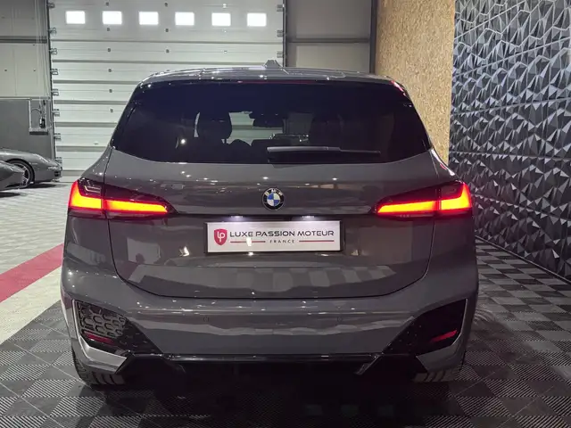 BMW 2 Series view 8