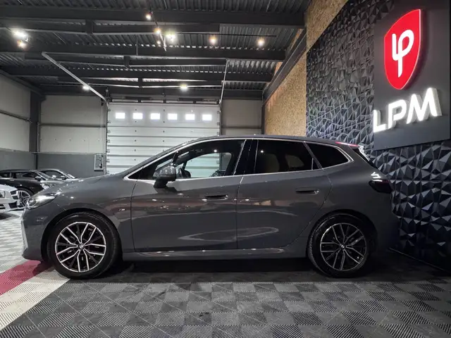 BMW 2 Series view 5