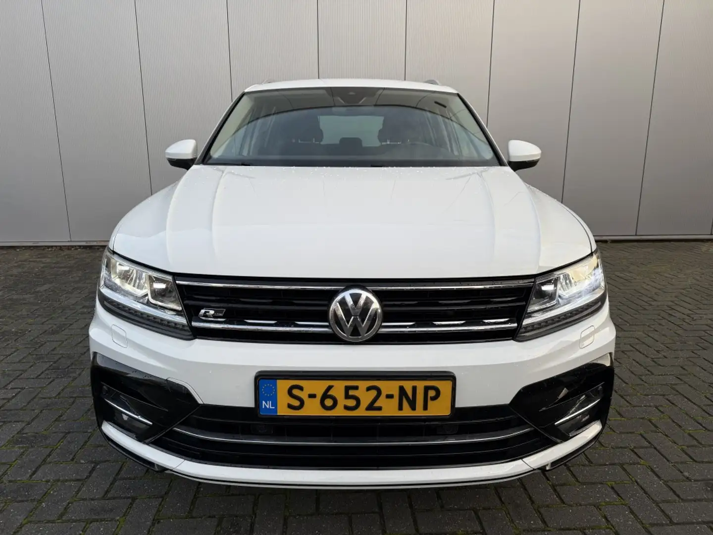 Volkswagen Tiguan 1.4 TSI R-Line EINDEJAARSAANBIEDING Sound uitvoeri Wit - 2