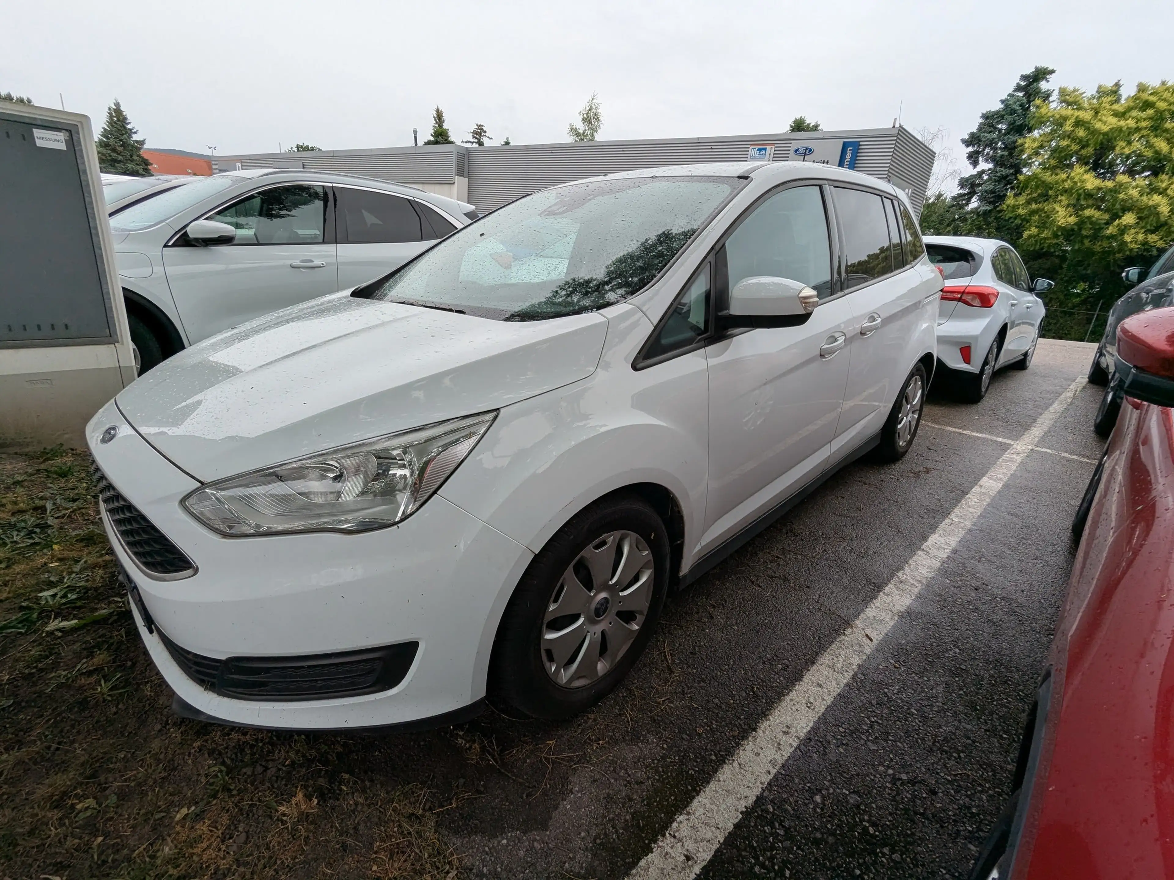 Ford Grand C-Max Trend — photo 3