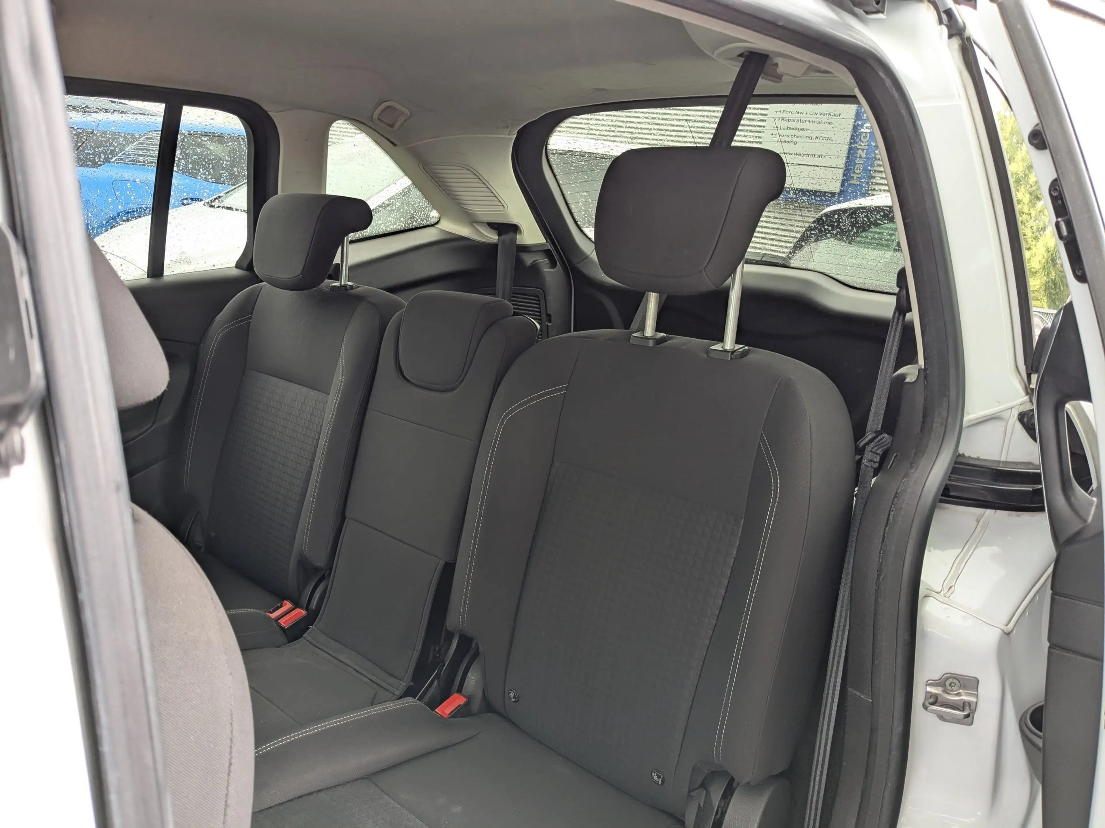 Ford Grand C-Max Trend — photo 6