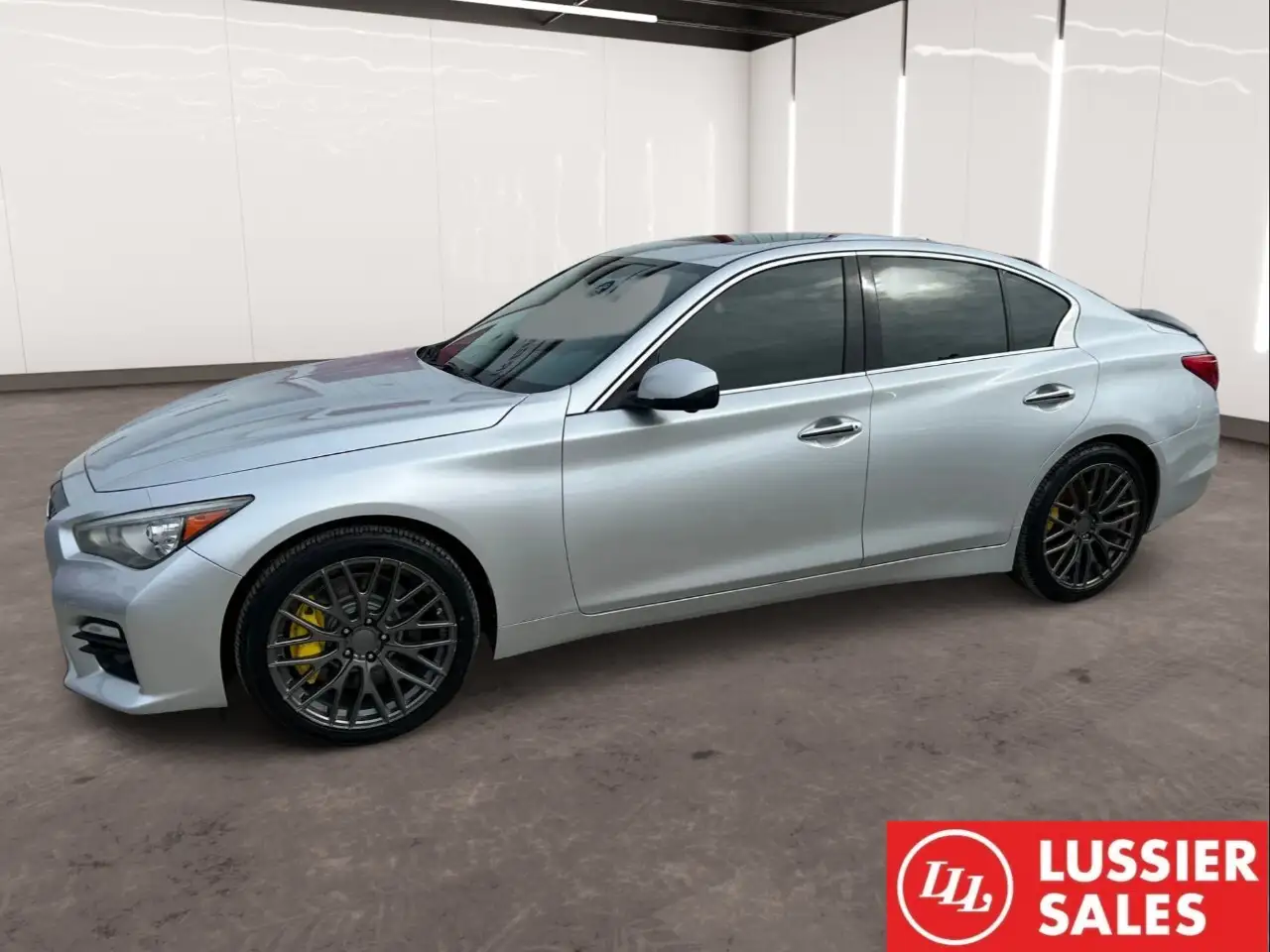 2015 Infiniti Q50