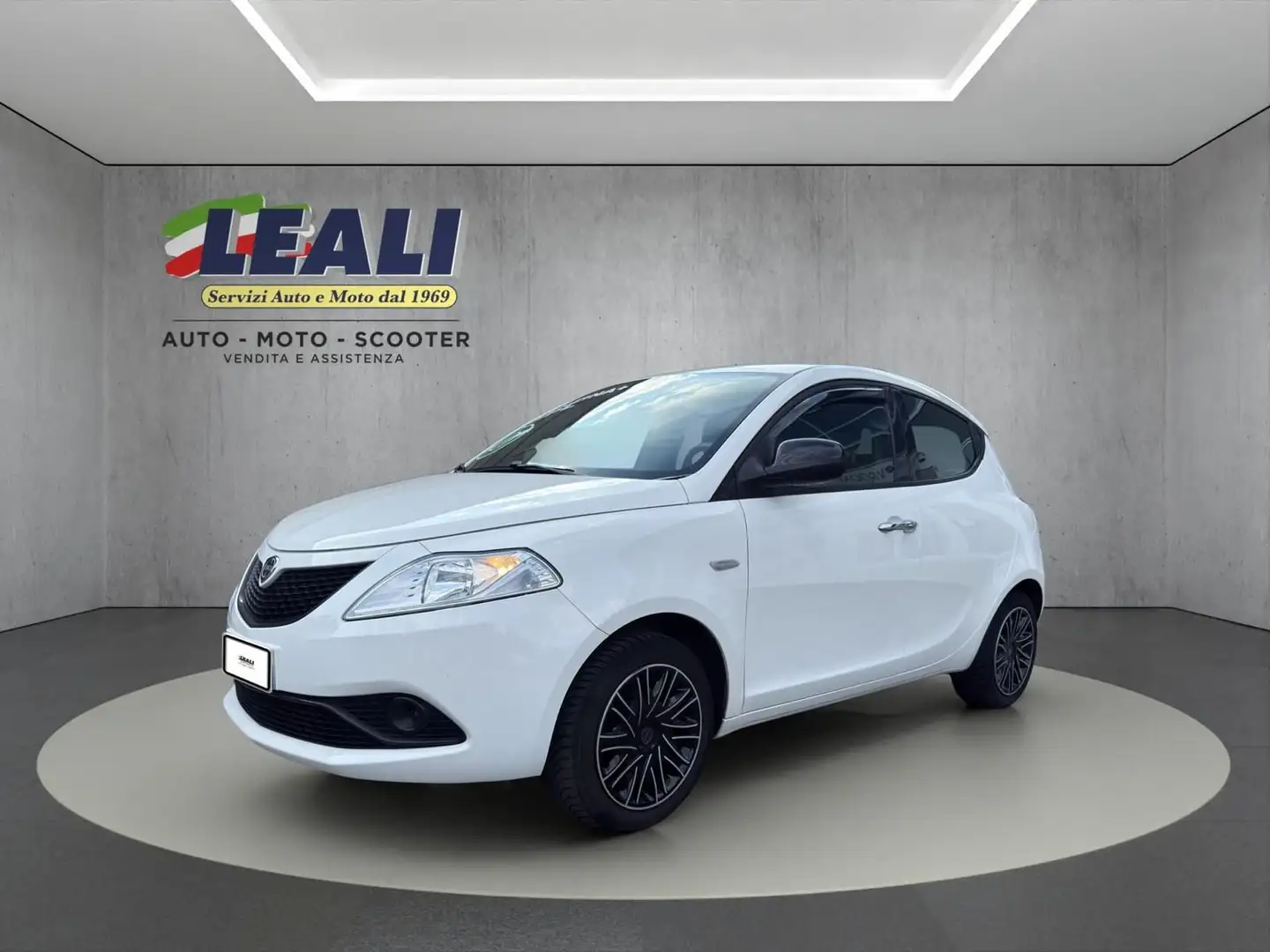 Lancia Ypsilon Ypsilon 5p 1.2 69cv Benzina + GPL  Gold Bianco - 1