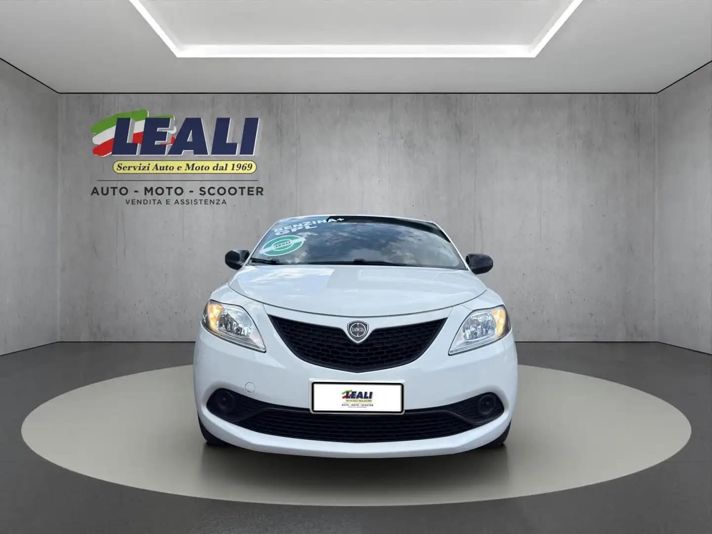 Lancia Ypsilon Ypsilon 5p 1.2 69cv Benzina + GPL  Gold Bianco - 2