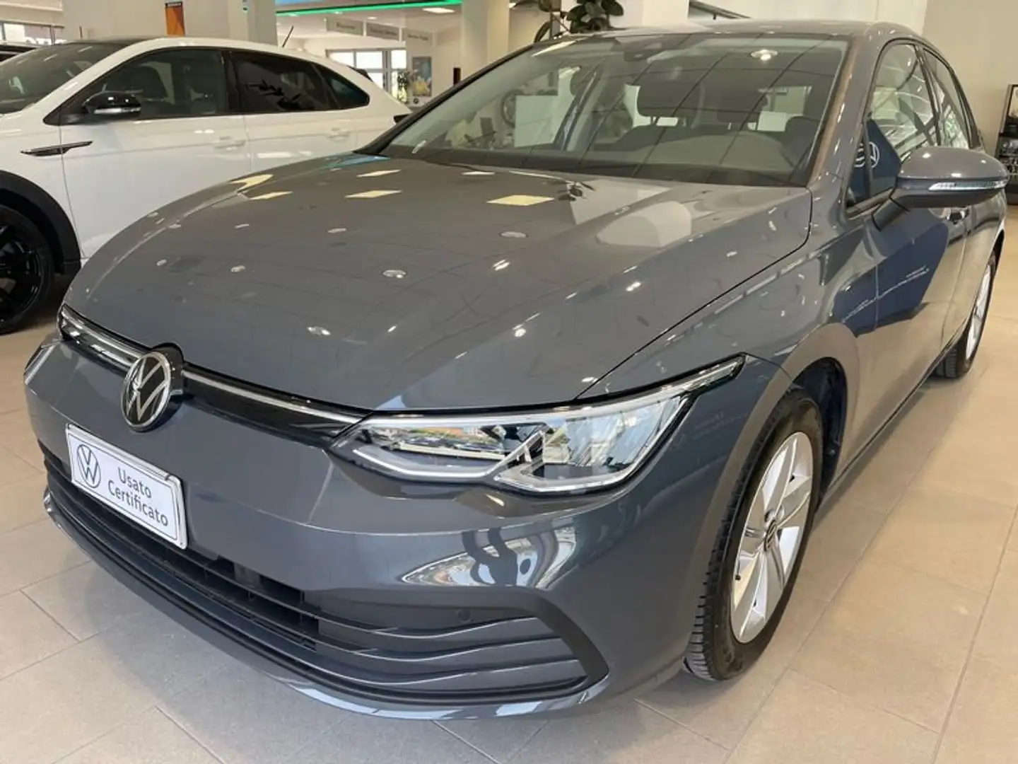 Volkswagen Golf 1.0 eTSI EVO DSG Life Grigio - 2