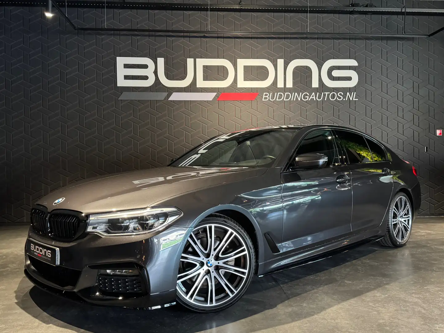 BMW 520 5-serie 520i High Exe | M-performance | Head-up | Grau - 1
