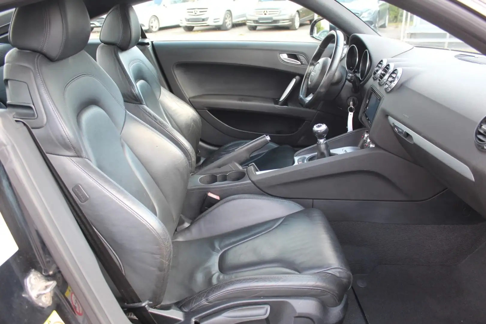 Audi TT Coupe/Roadster 2.0 TFSI Coupe Fekete - 2